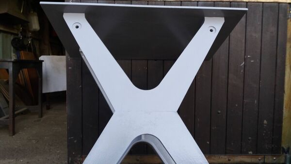 Table industrielle en fer