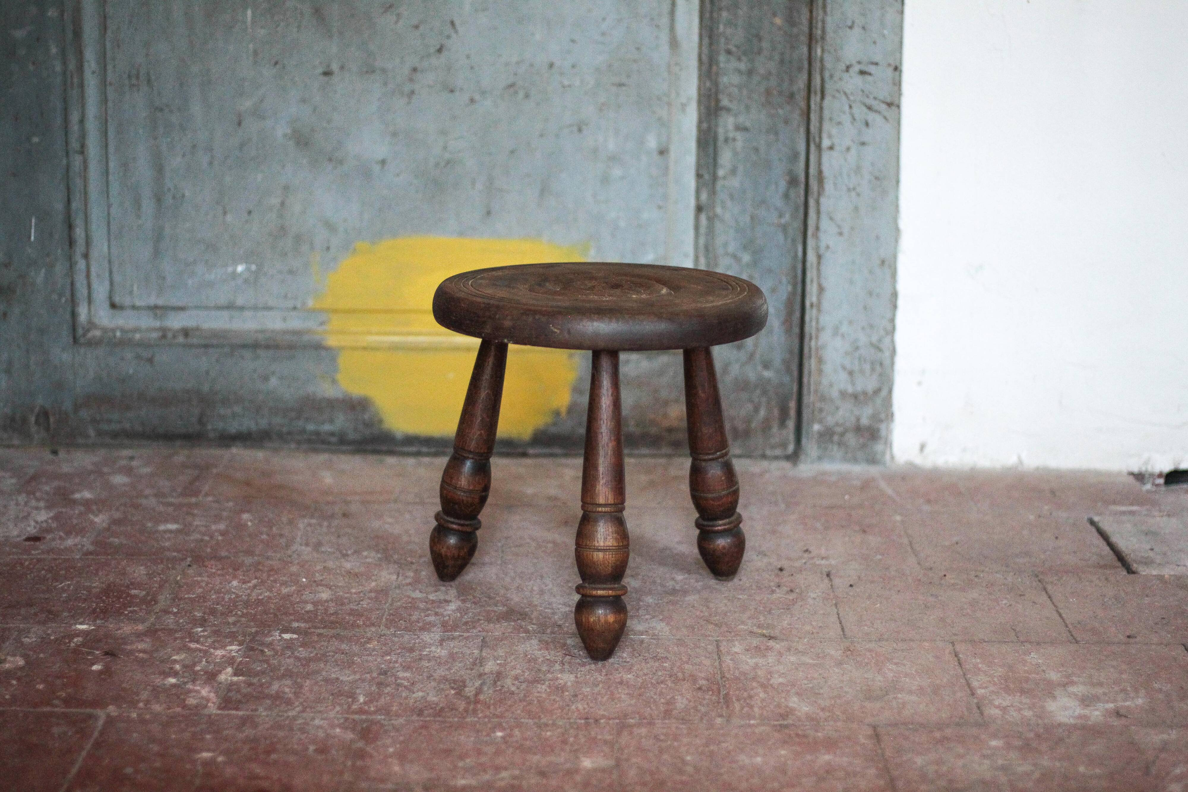 Tabouret vintage, tabouret tripode, tabouret d'appoint, porte-plante bois