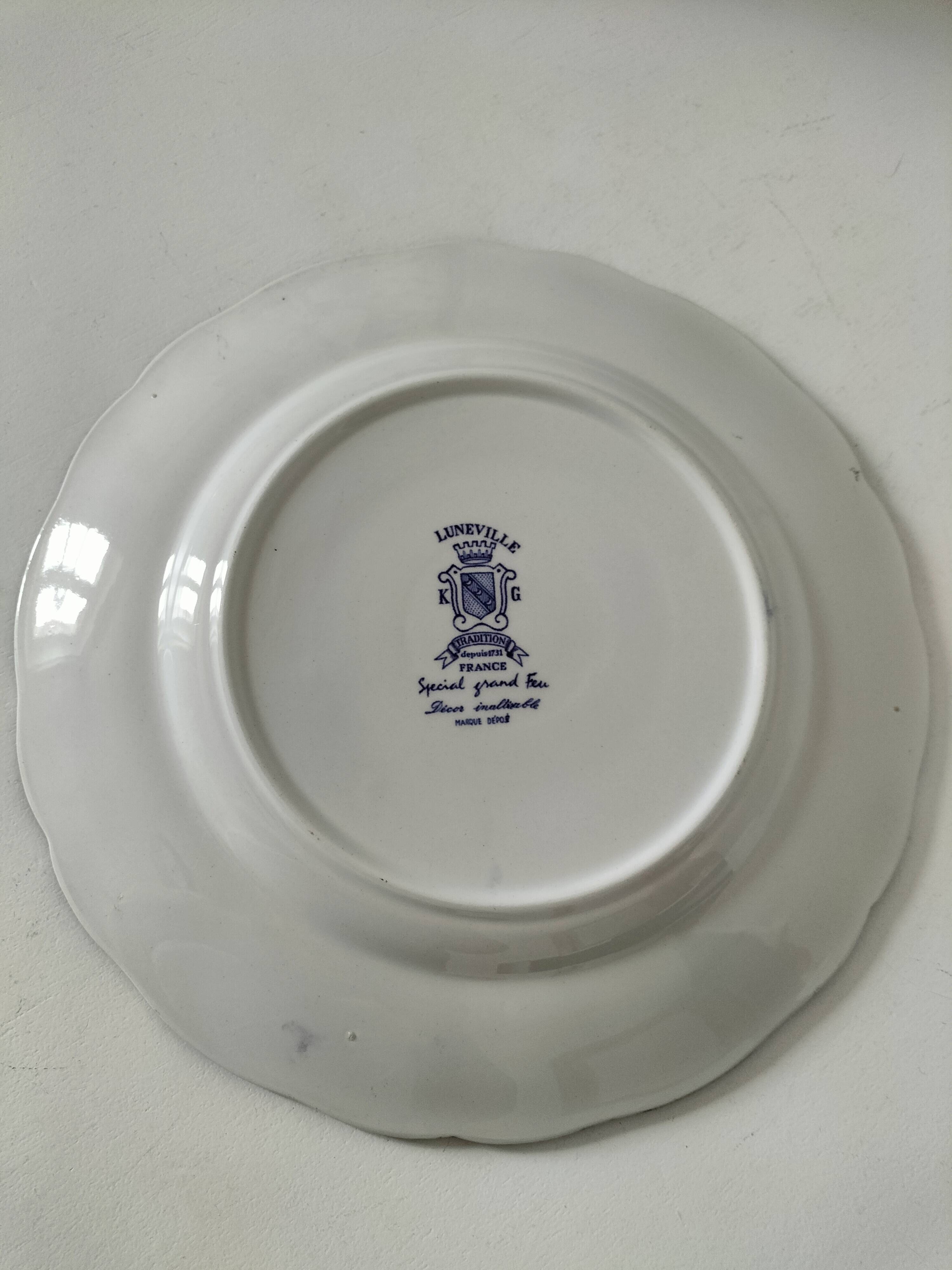 Assiette KG Lunéville décor pêcheur bleu