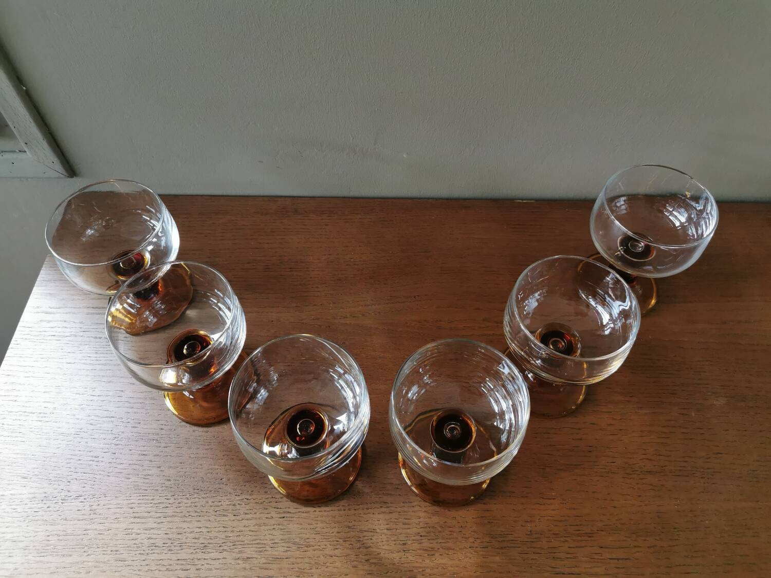 Set of 6 vintage Champagne glasses, amber base
