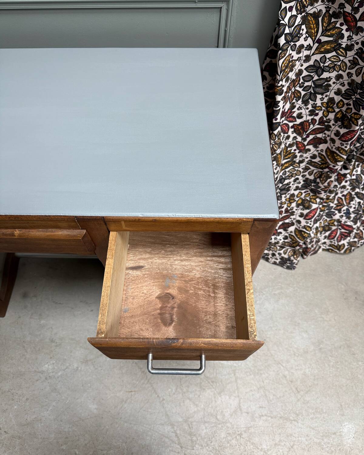 Petit bureau demi-ministre