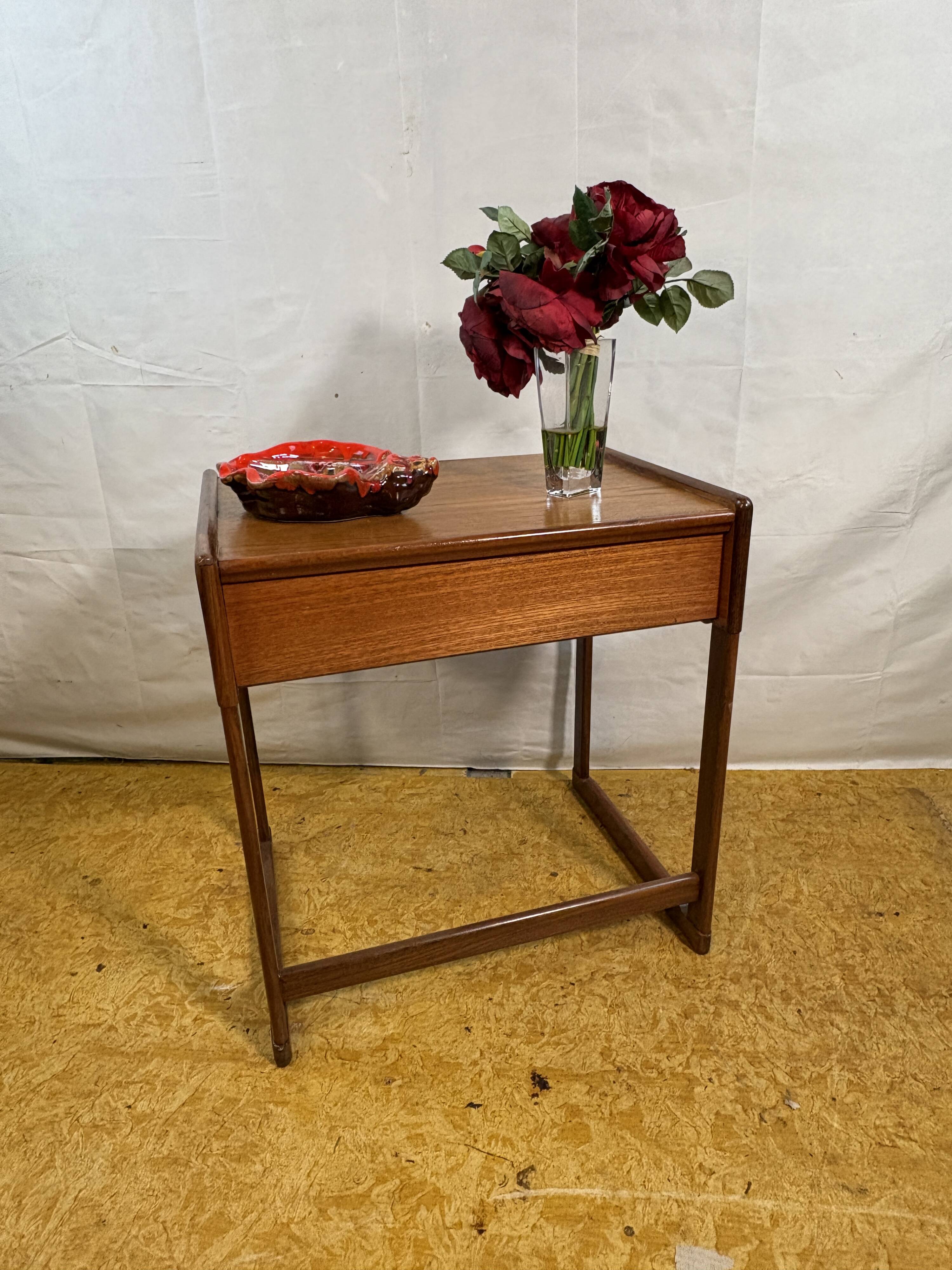 Table d'appoint G Plan en teck vintage – Moderne du milieu du siècle – Années 1960
