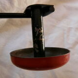 Porte manteau mural en métal noir et rouge vintage