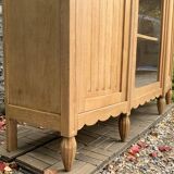 Armoire parisienne vitrée Art Déco asymétrique en chêne brut, 1930