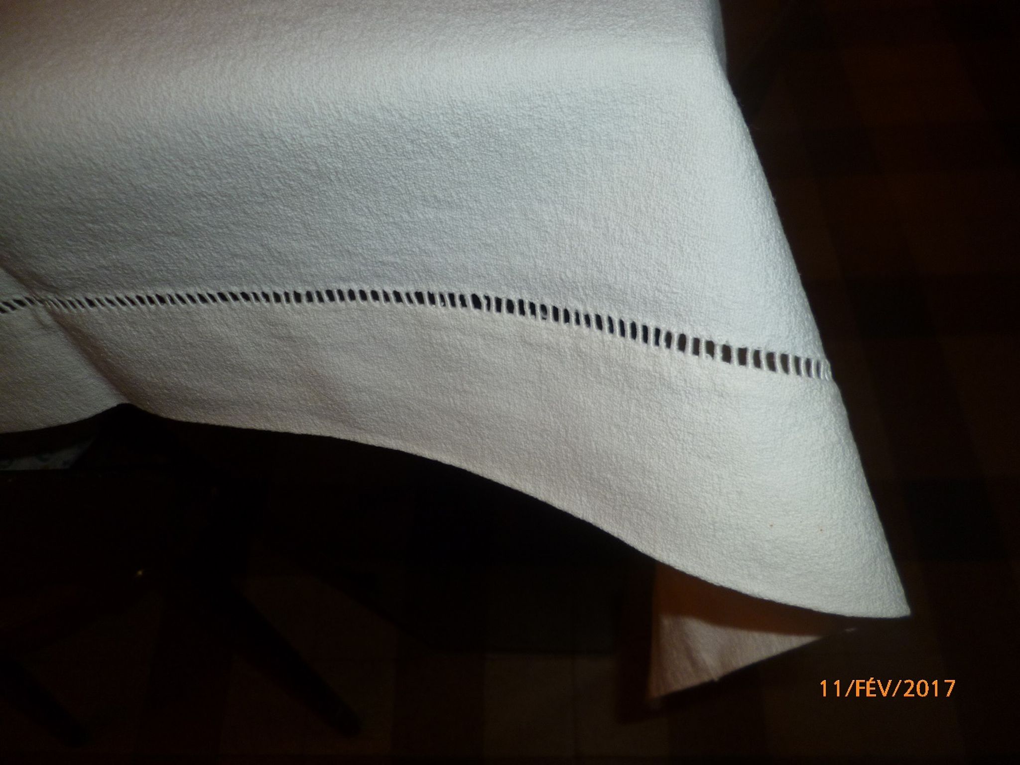 ensemble  nappe lin  et 12 serviettes tables  lin brodees anciennes