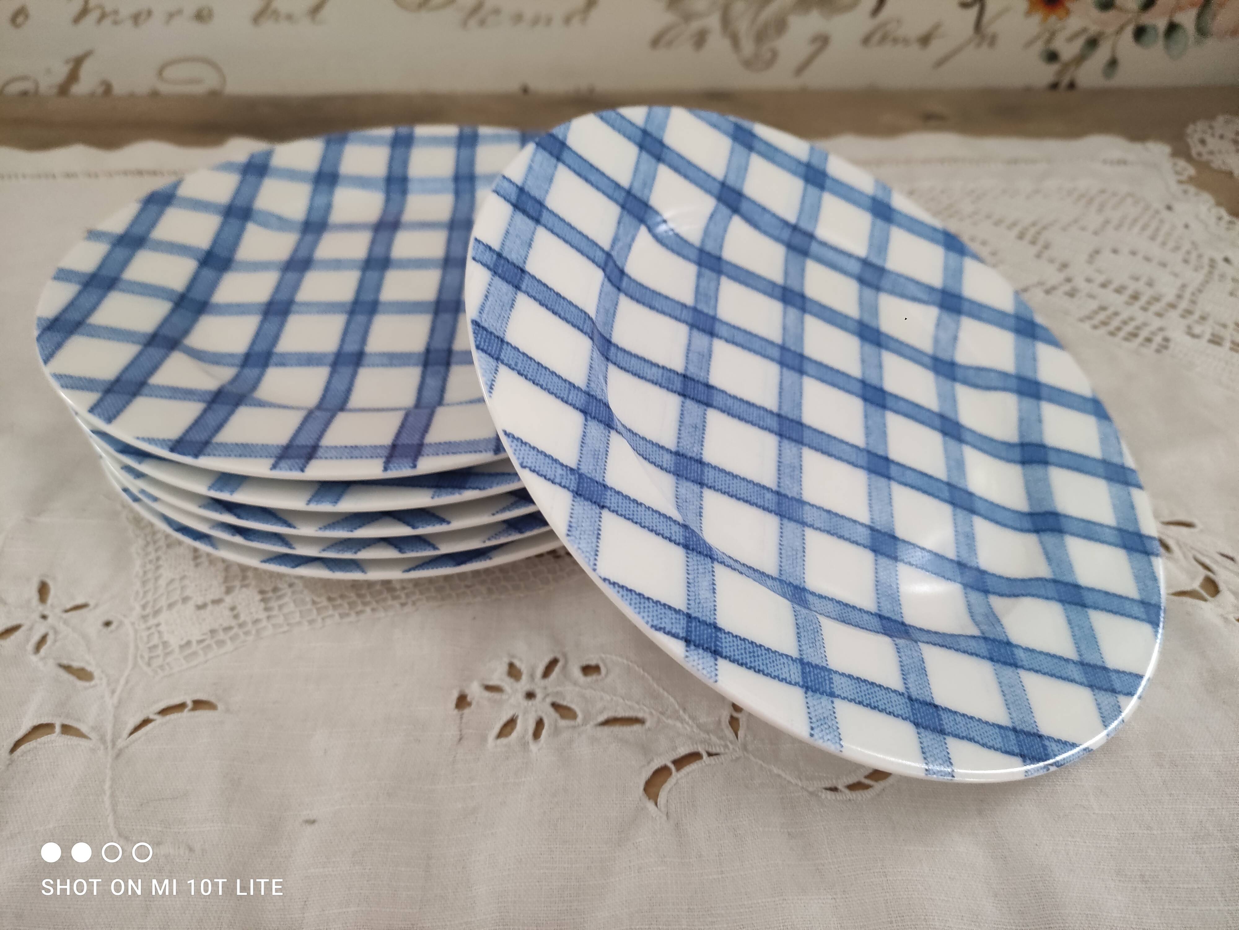 Lot de 6 assiettes à dessert en porcelaine Leoni by Sia Home Fashion décor torchon à carreaux bleus