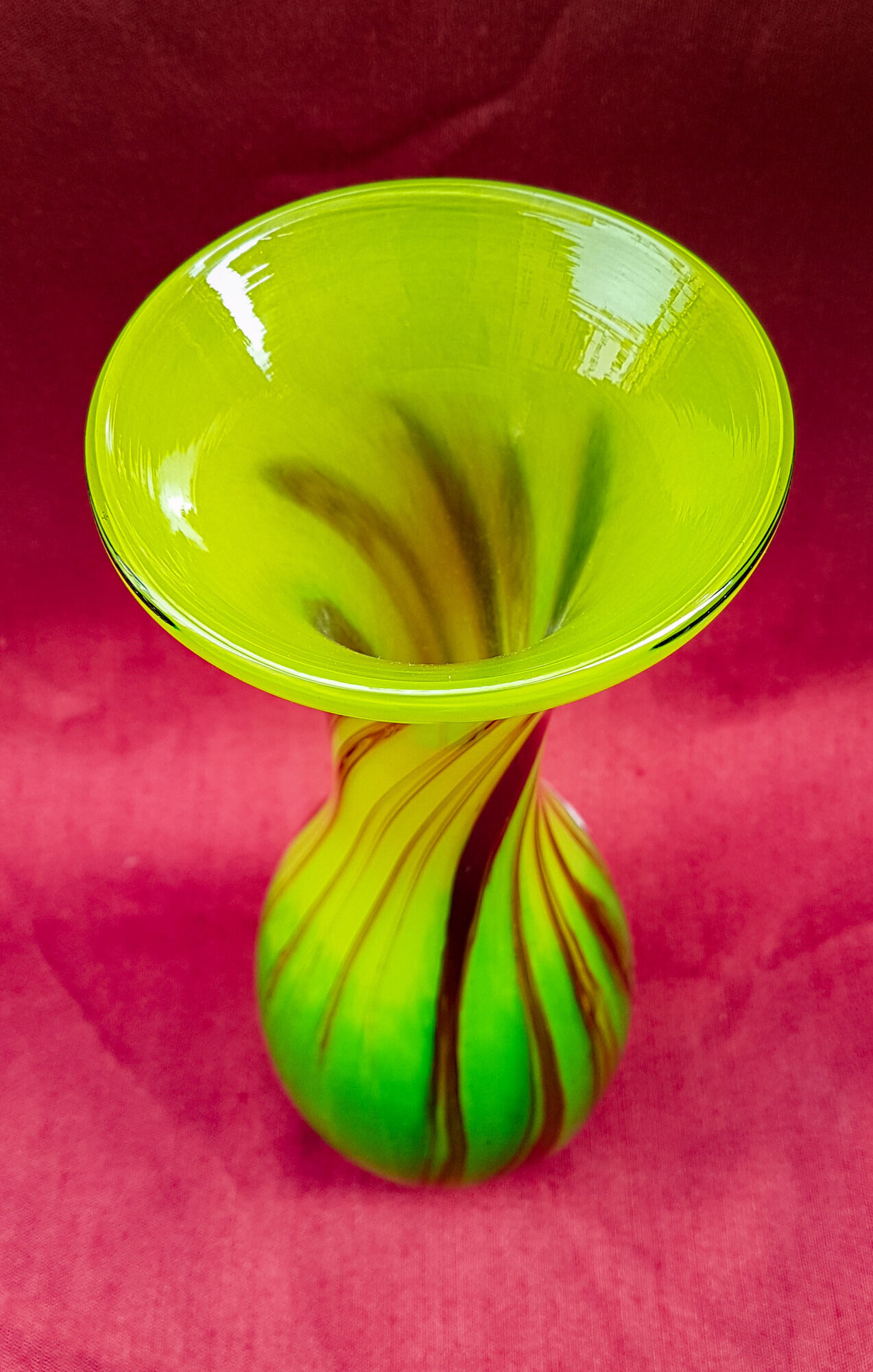 Vase verre soufflé Murano Italie signé F Silviy