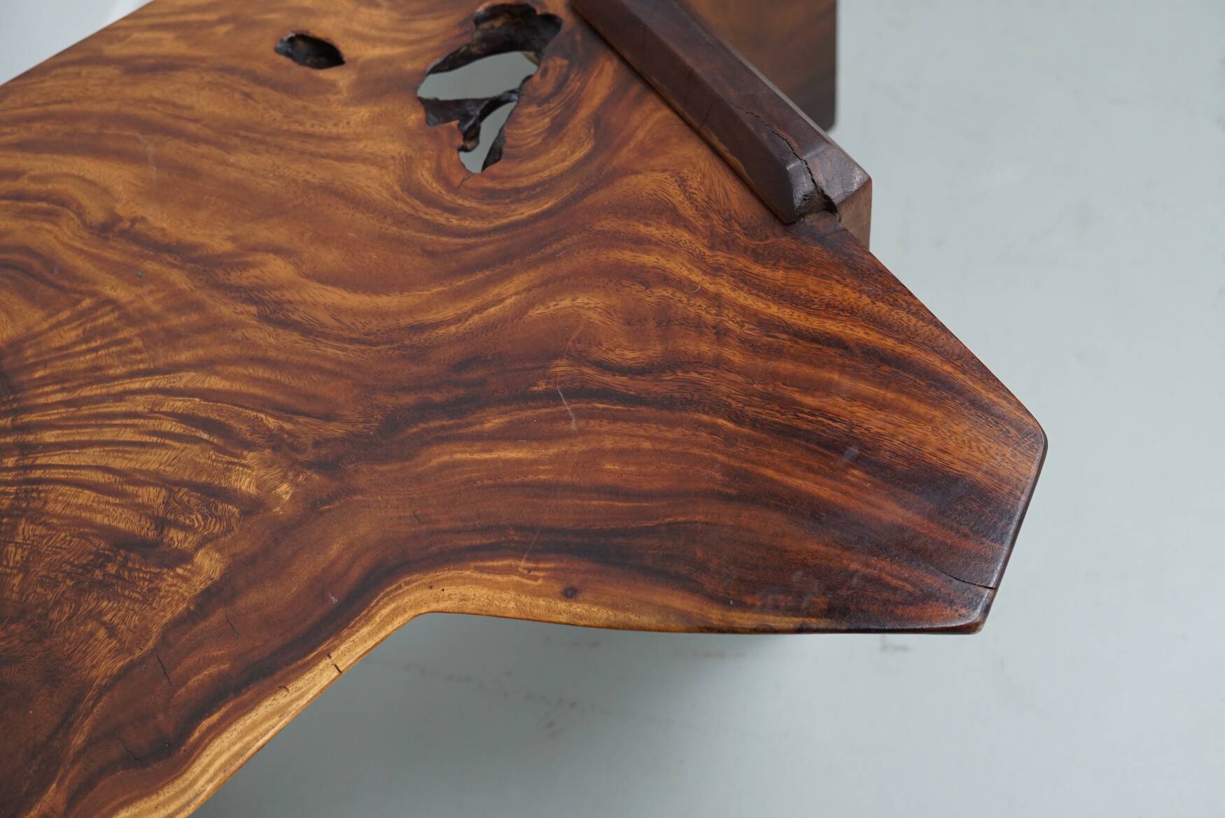Pair of Vintage Natural Coffee Tables in Walnut, ca 1970/1980