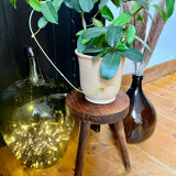 Tripod stool feet compass