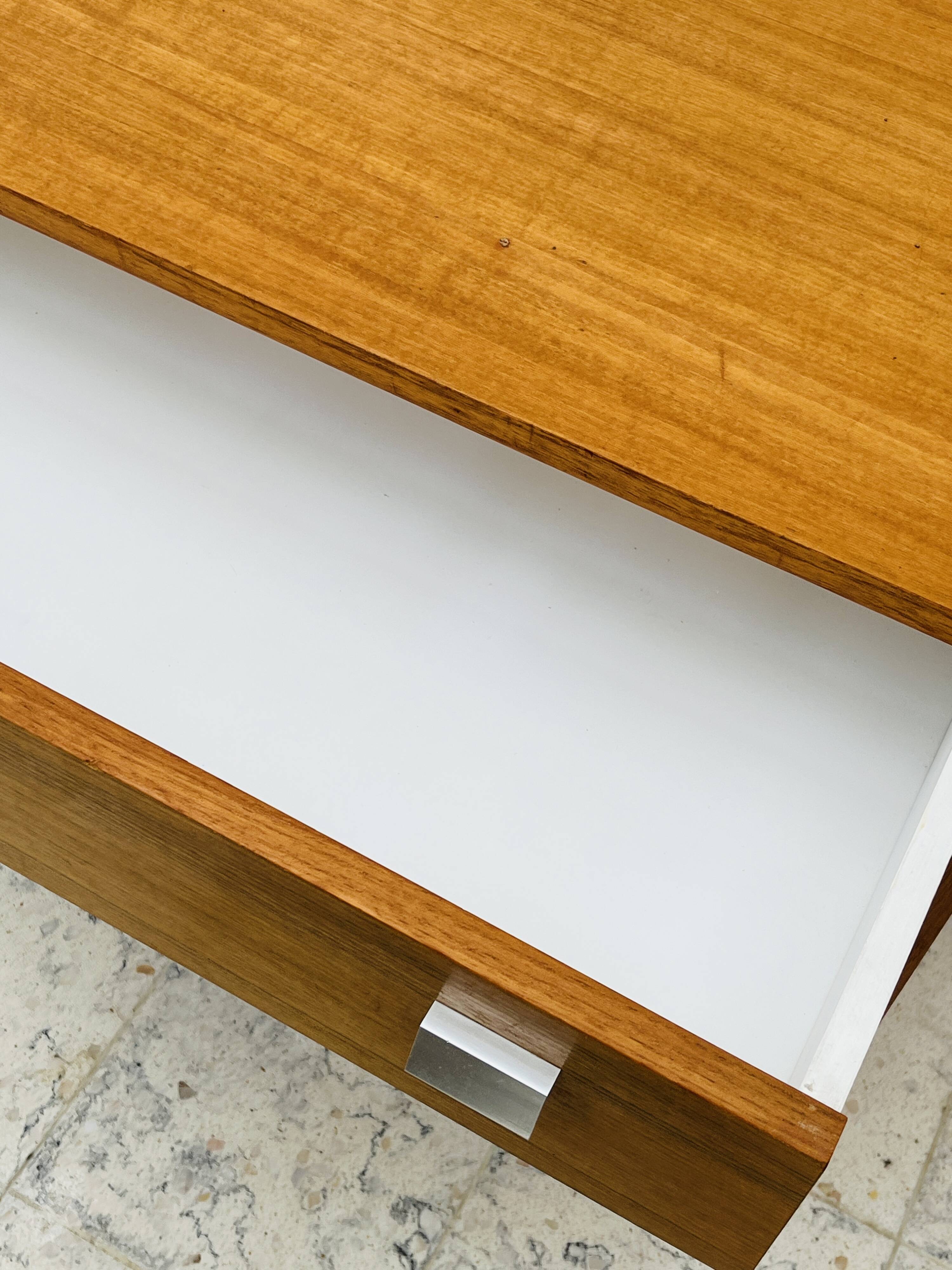 Vintage teak chest of drawers with 4 drawers from the 1960s in G-Plan style.