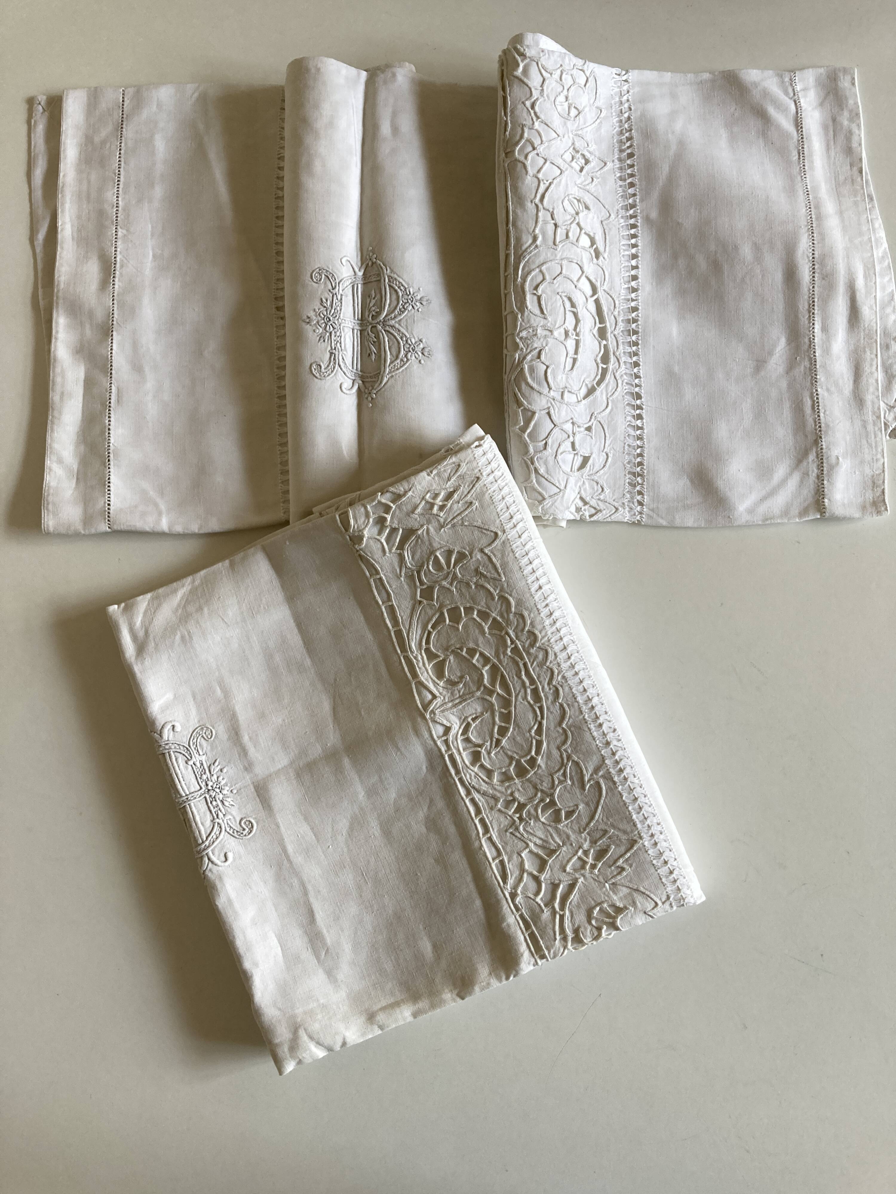 Pair of chateau pillowcases made of embroidered linen thread richelieu 19th