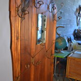 Wall vestiary
