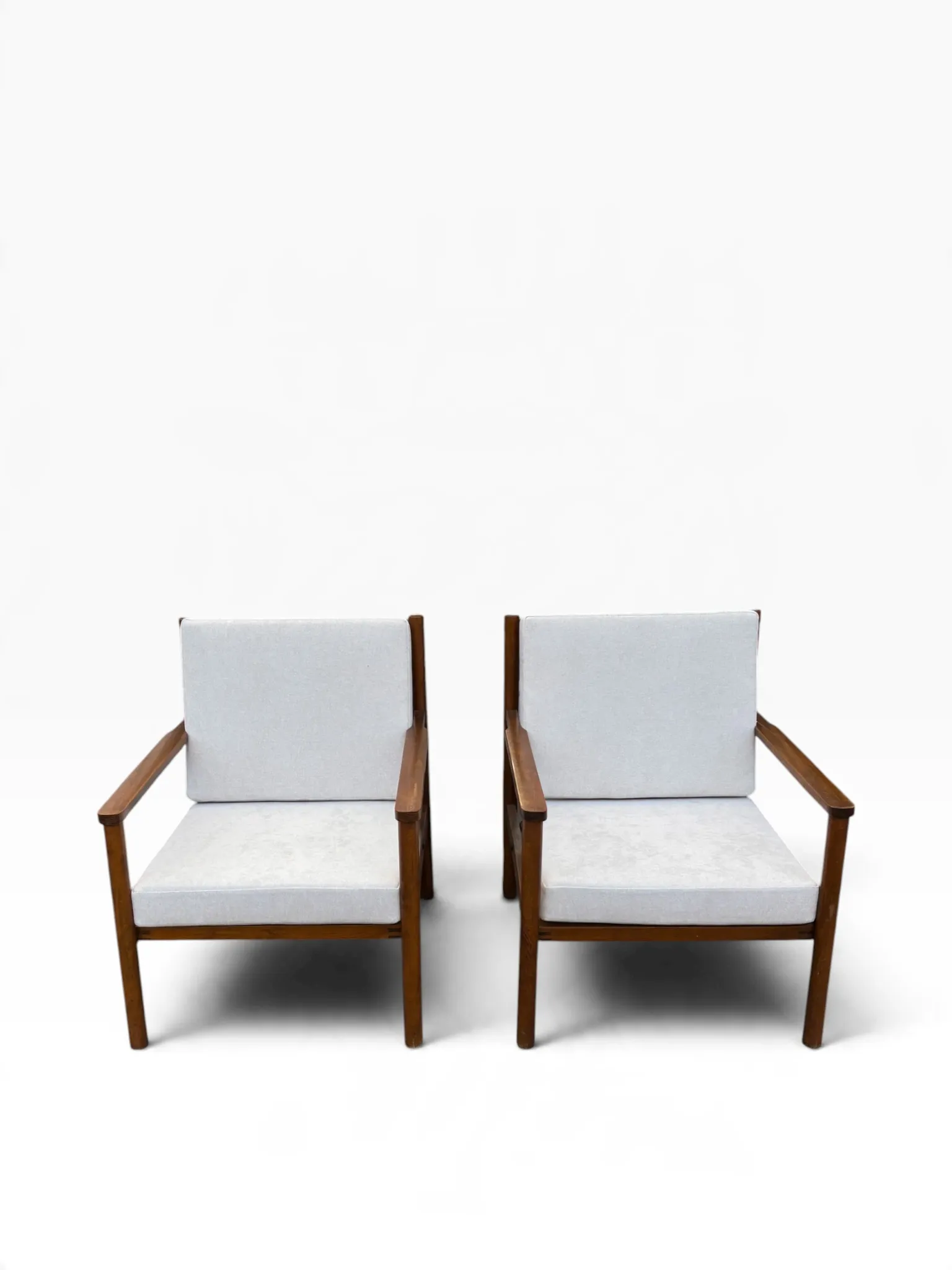 Set of 2 Italian armchairs