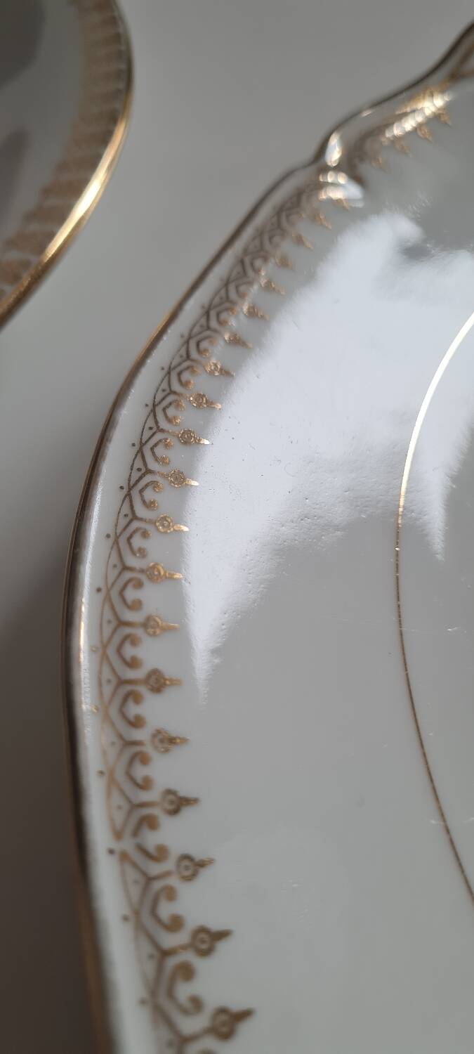 Pair of porcelain cake dishes