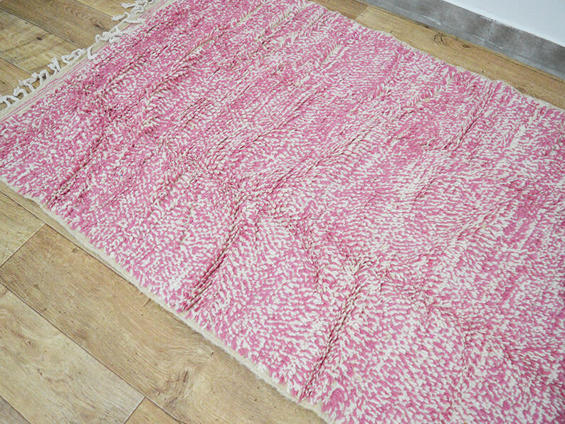 Handmade moroccan berber carpet 158 x 105 cm