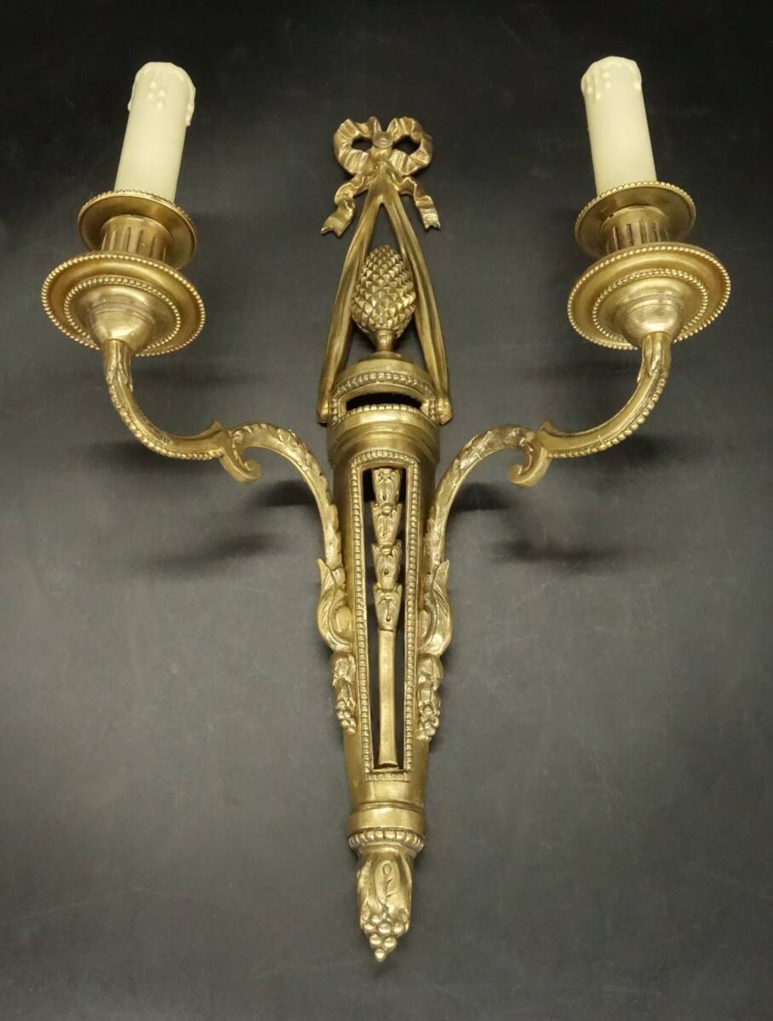 Pair of large wall sconces with bow in Louis XVI style from the 19th century - bronze