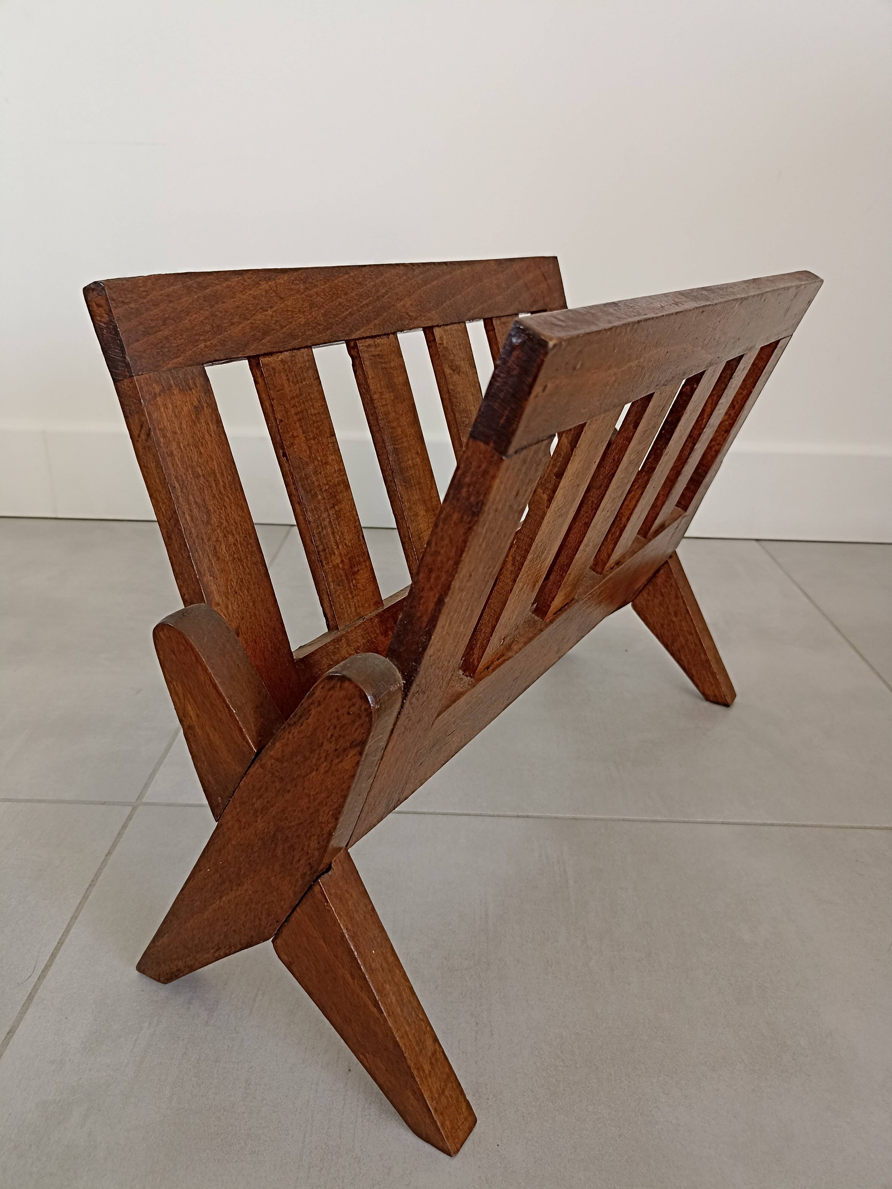 Magazine rack