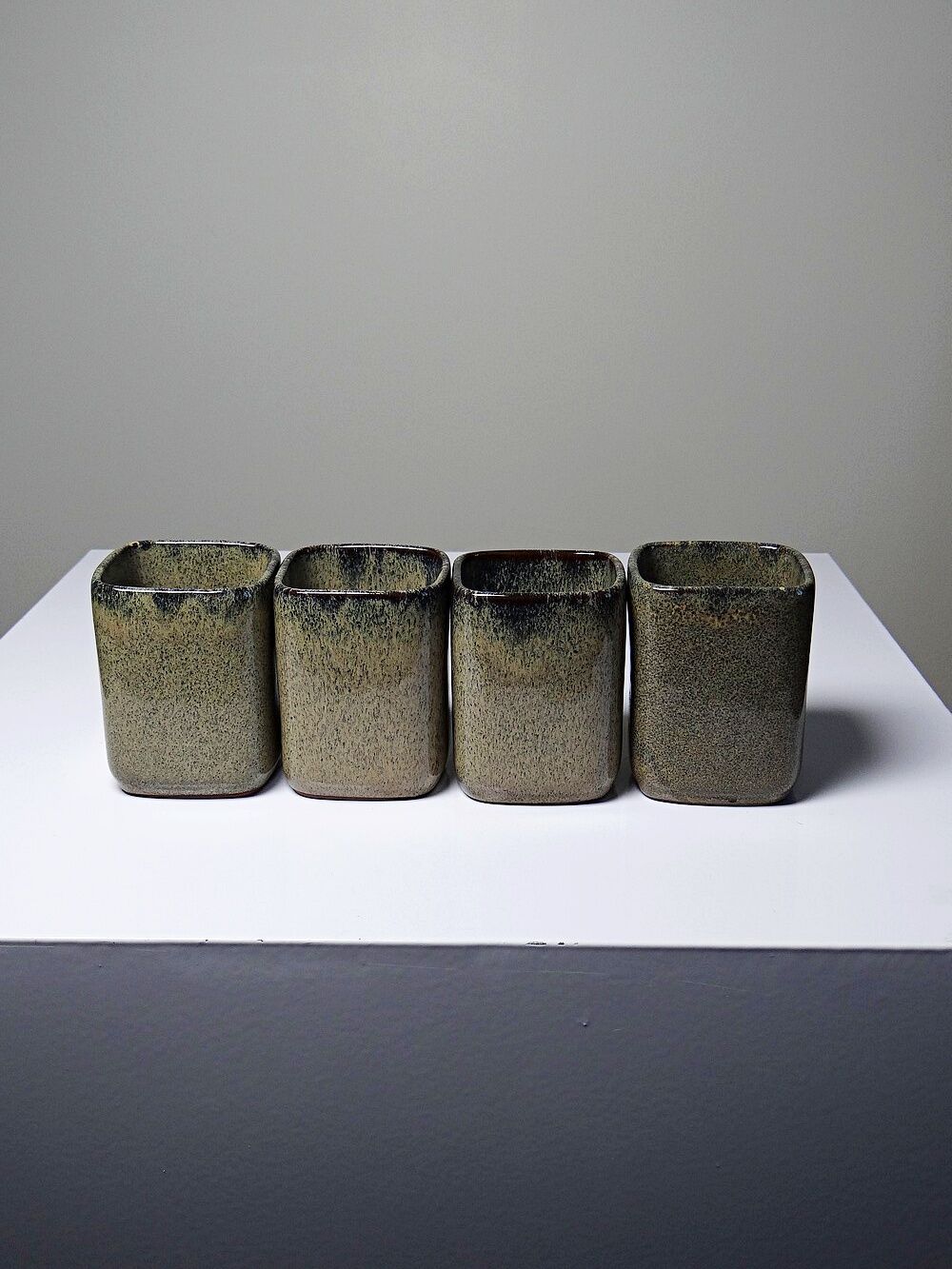 Chinese tea set in glazed terracotta, teapot and 4 cups, 1980s.