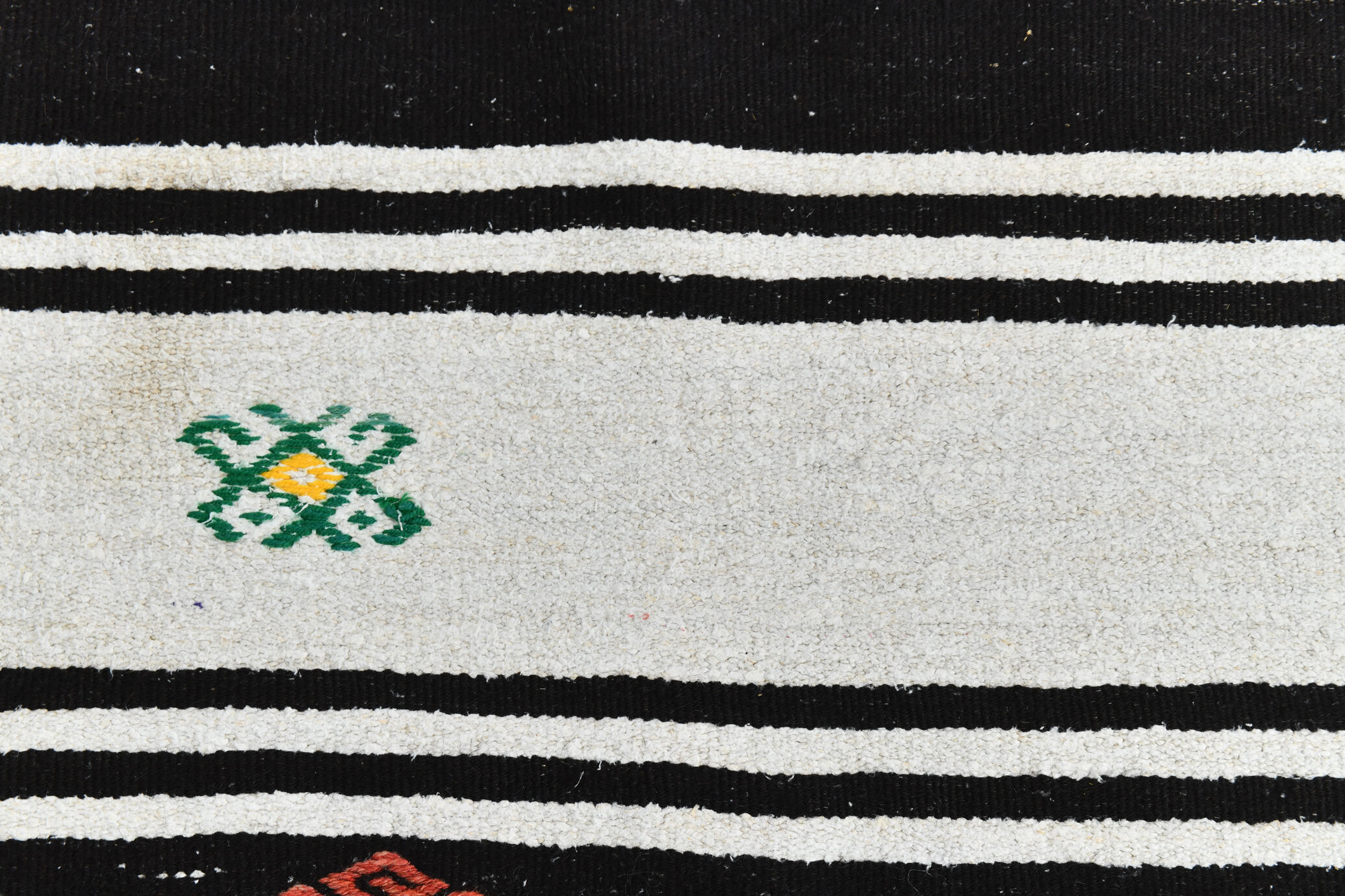 6x13 White & Black Hemp Carpet, 202x404Cm