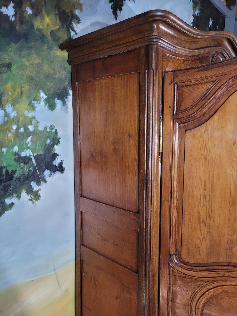 Mountain wardrobe in fir from the 19th century