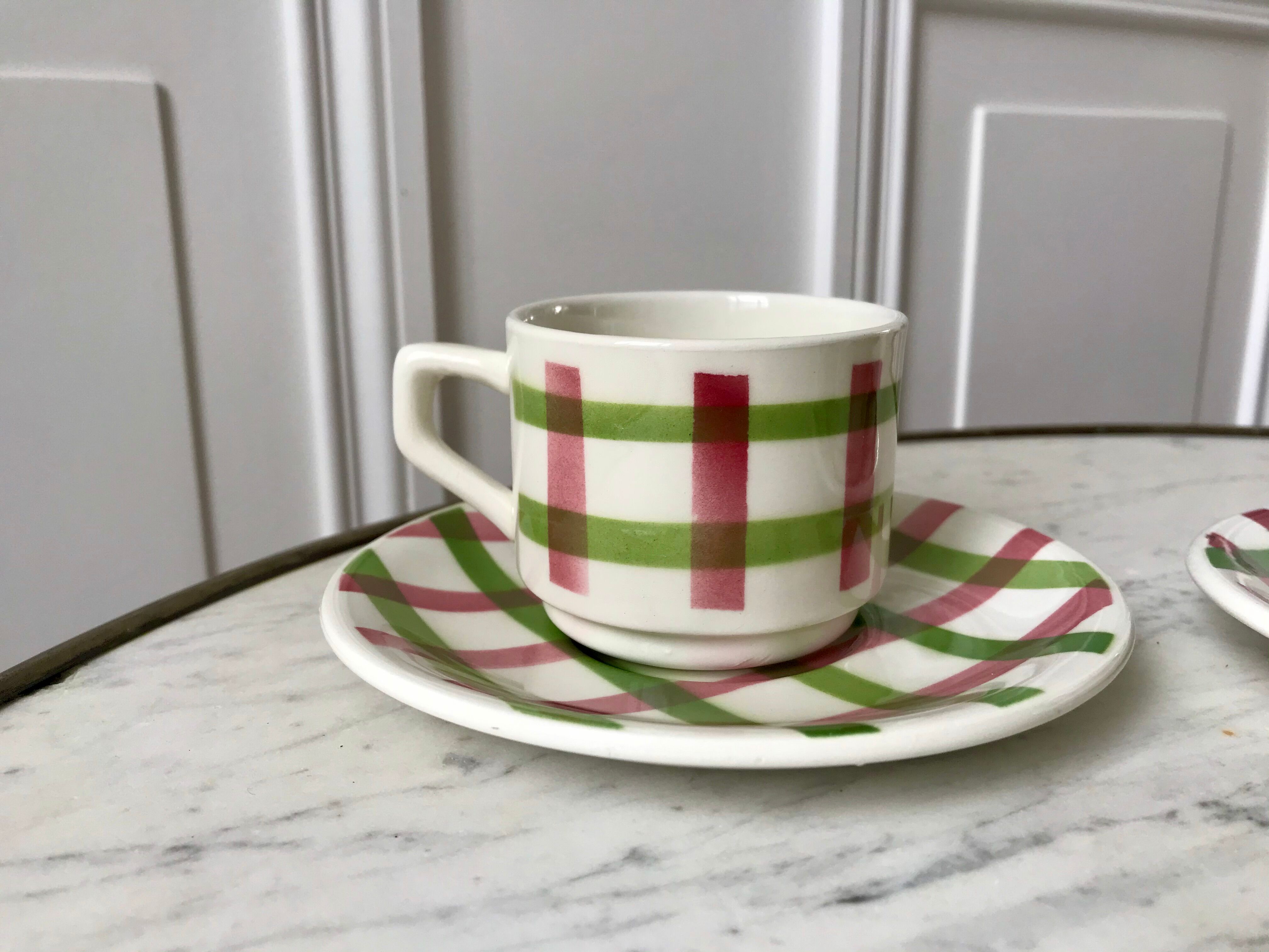 Duo de tasses et sous-tasses à café motif écossais / vichy années 50