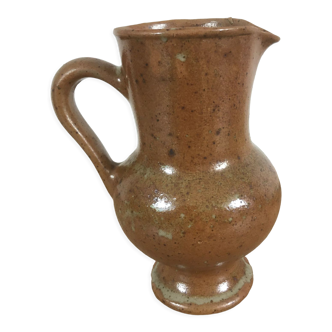 Speckled sandstone pitcher