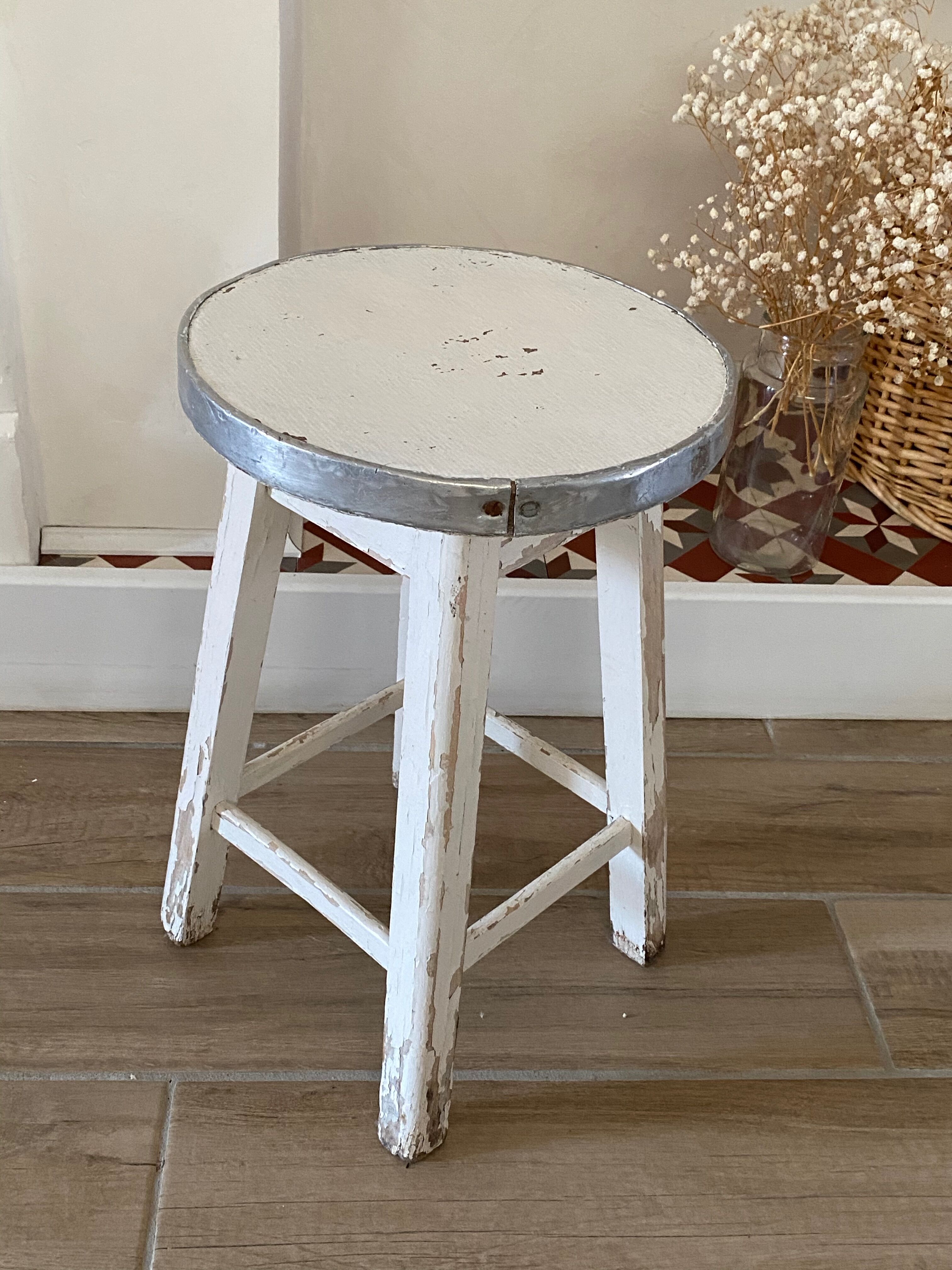 Trendy Wabi Sabi stool