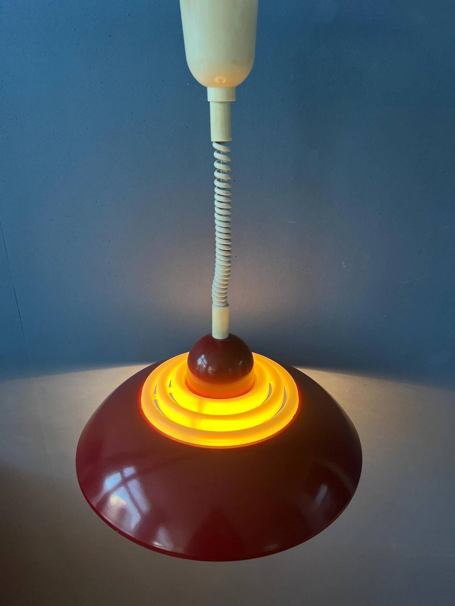 Suspension rouge scandinave de style futuriste par Knud Christensen