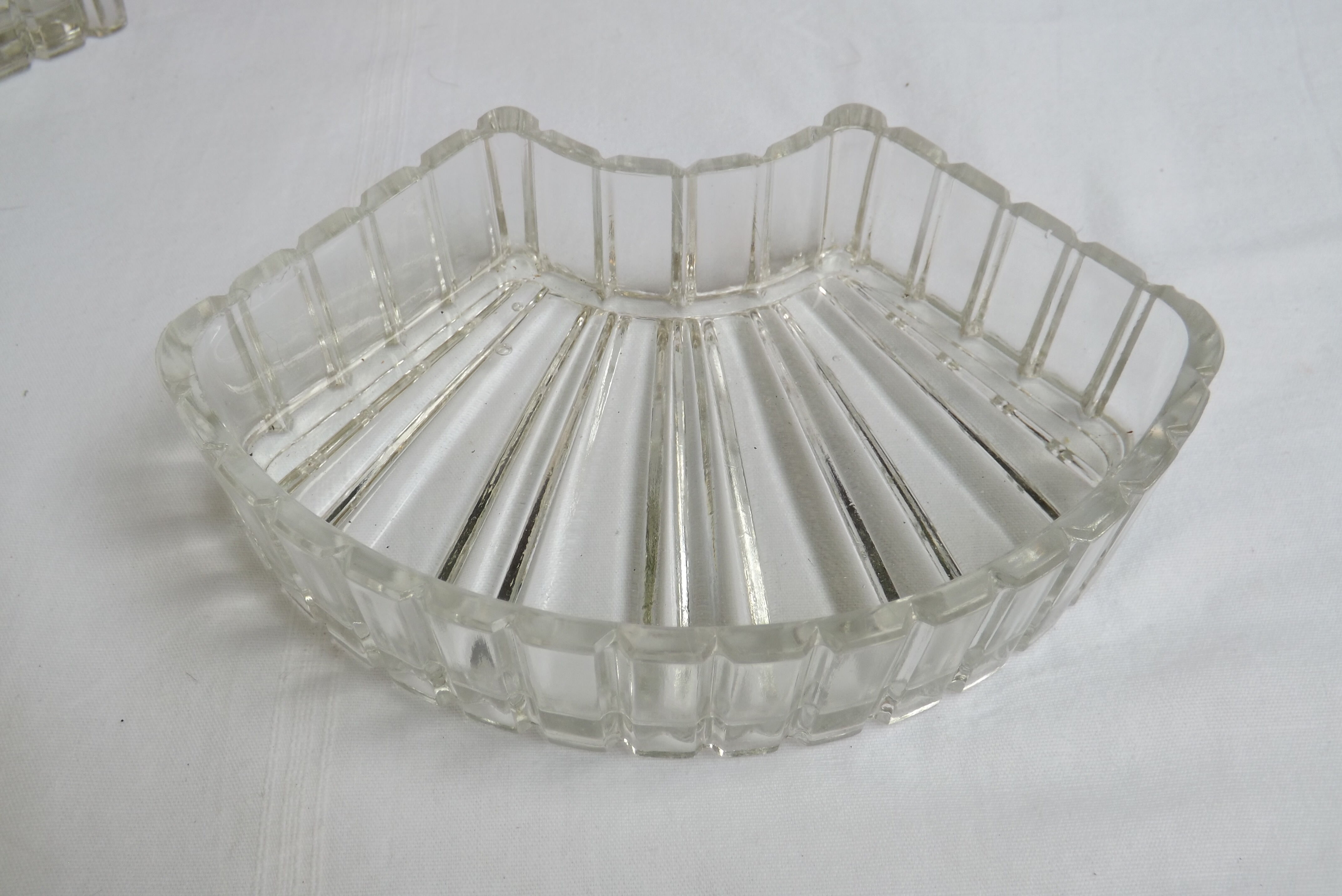 Dish to hors d'oeuvres crystal and silver marked monogram, number