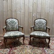 Paire de grands fauteuils de style Louis XV