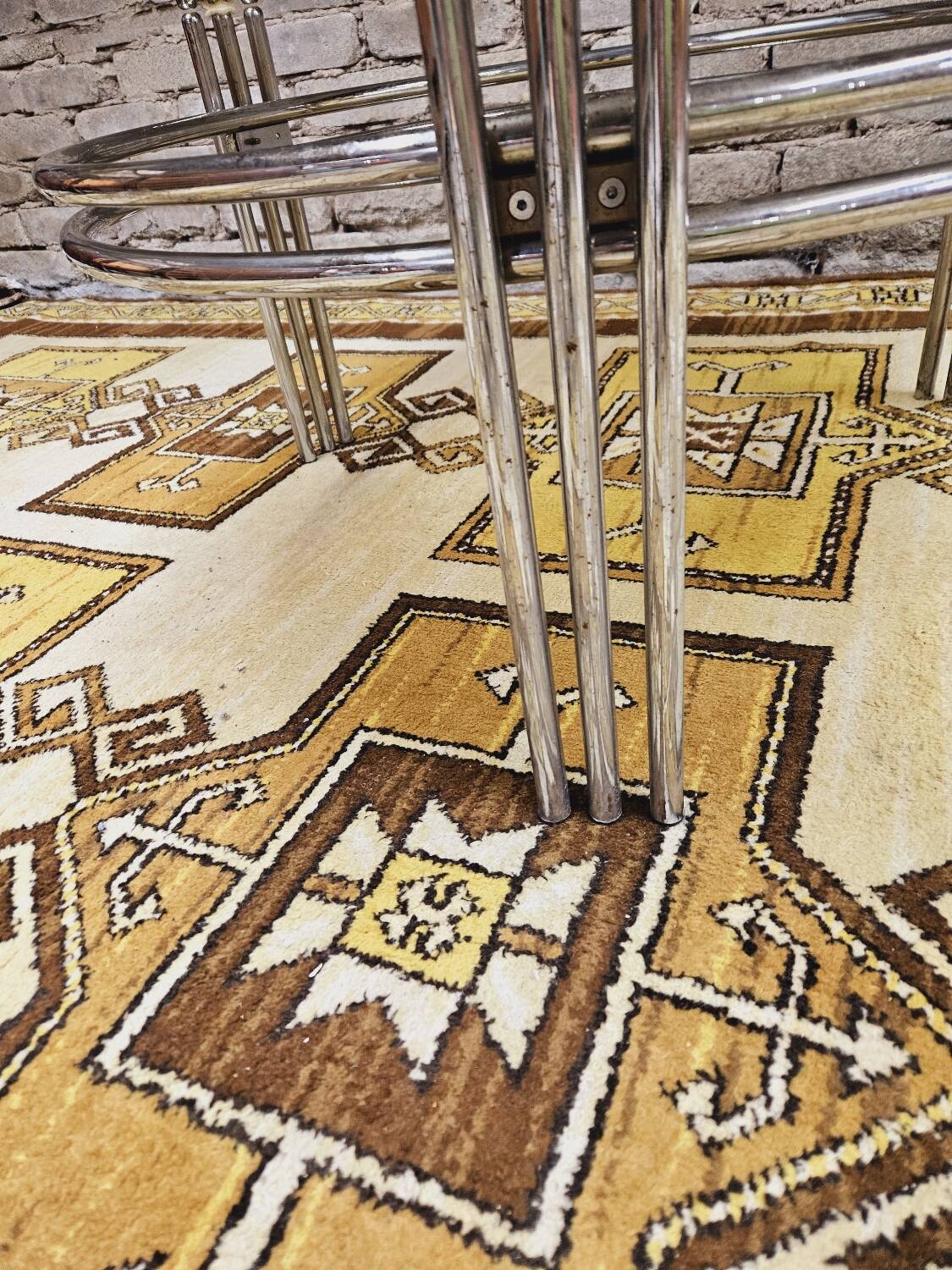 Table basse ronde verre fumé 1970