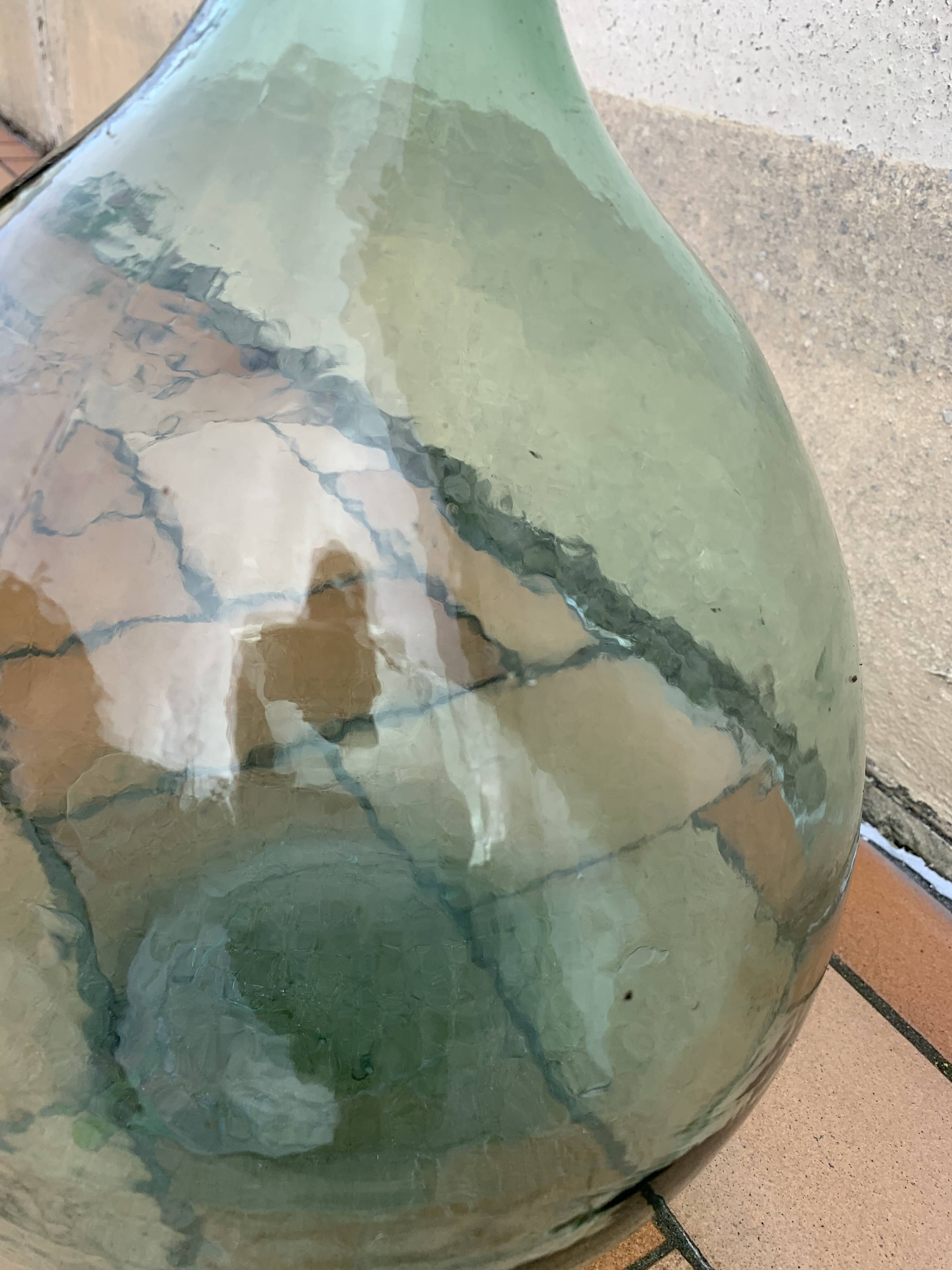 Give me Jeanne vase.