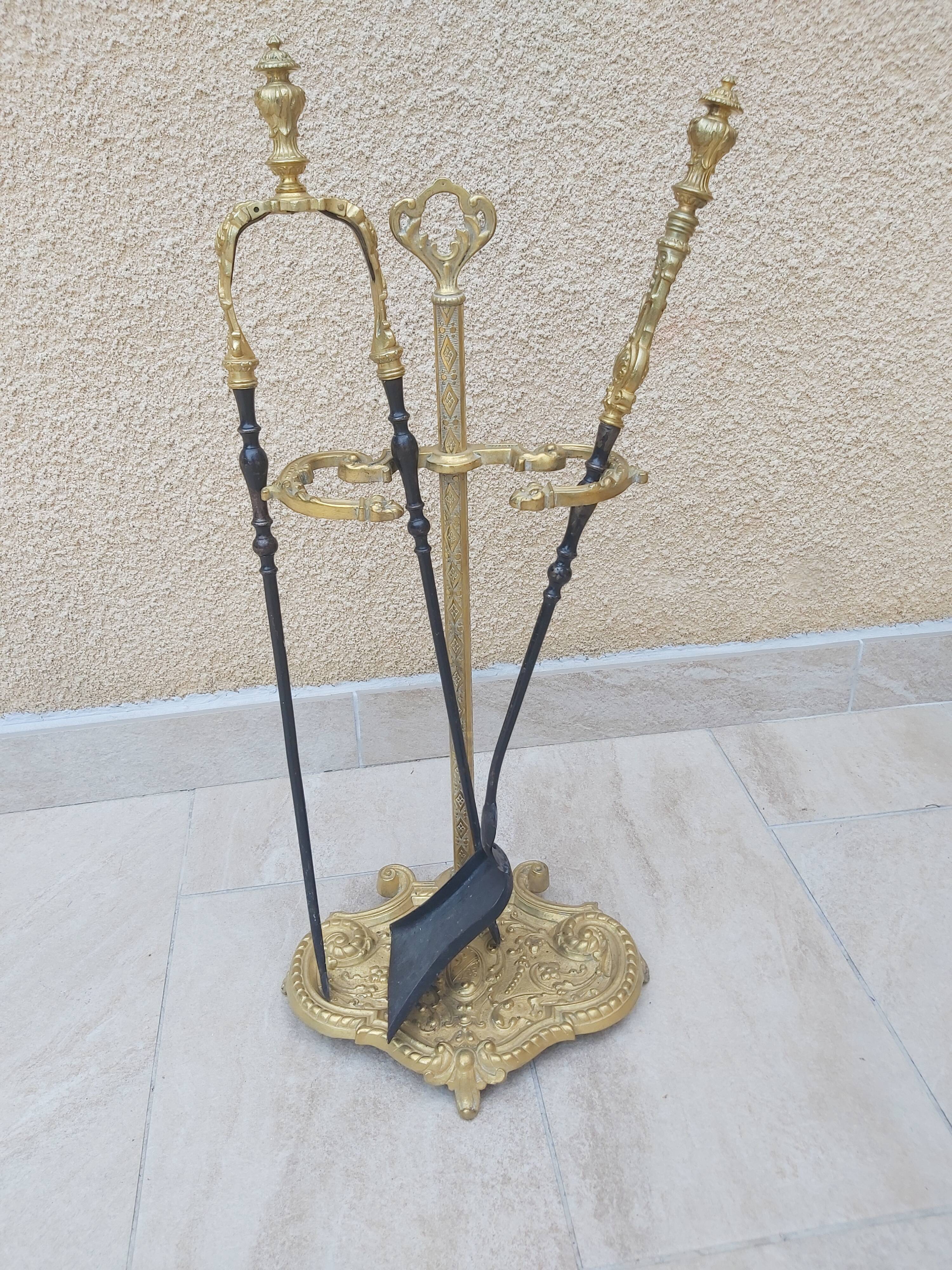 Bronze and iron fireplace kit