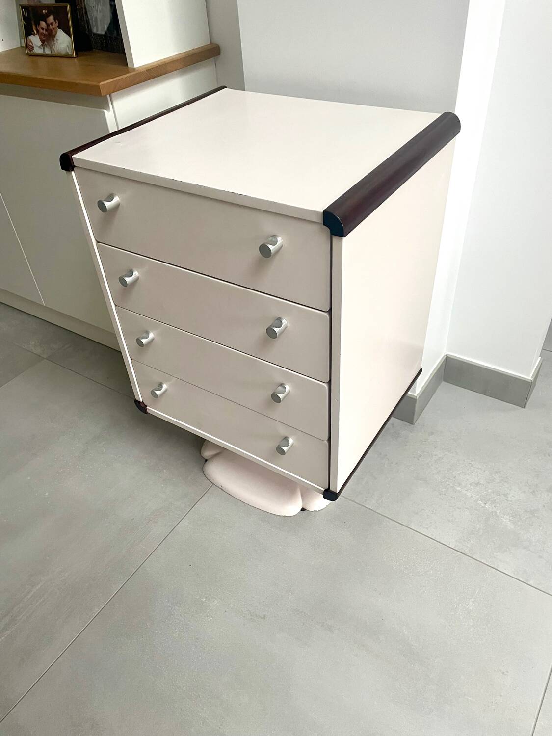 Small tulip-shaped chest of drawers 1970 Gauthier