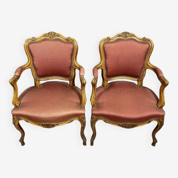 Paire de fauteuils cabriolets de style Louis XV en bois massif vers 1850