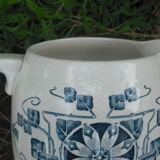 Deux  brocs à eau  faïence " Carmen" Longchamps