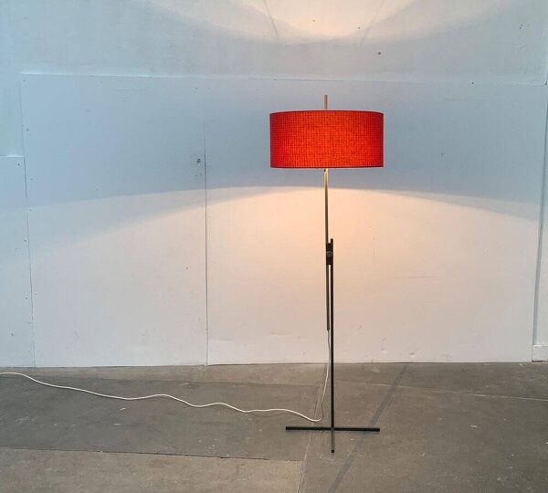 Lampadaire minimaliste allemand du milieu du siècle de Kaiser Idell / Kaiser Leuchten