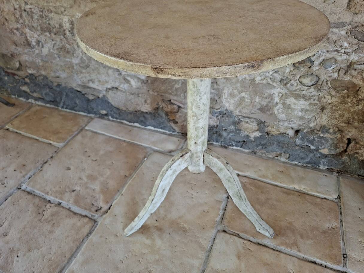 Side table, patinated pedestal table with natural pigments