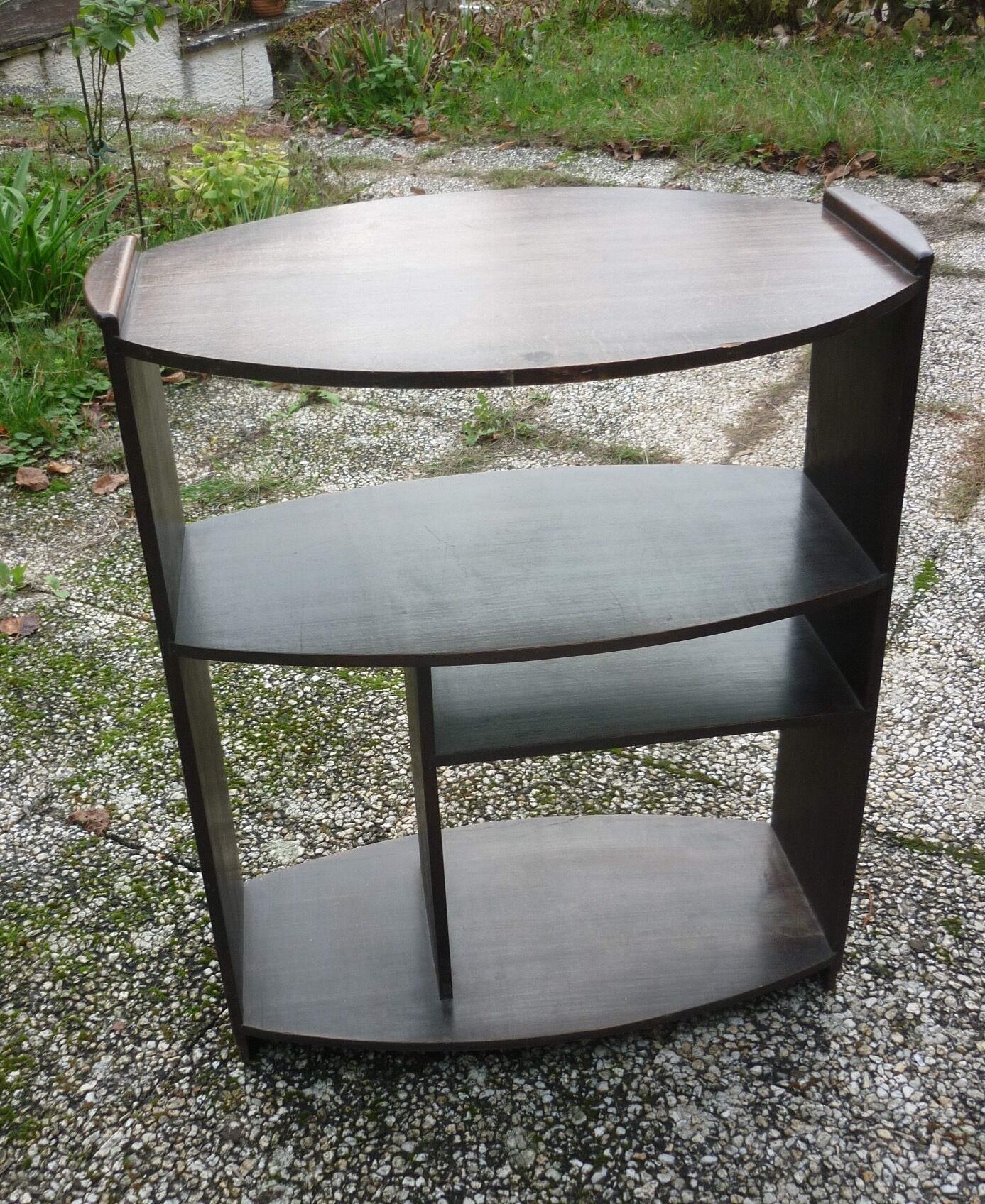 Art-Deco oval brown harness with shelves