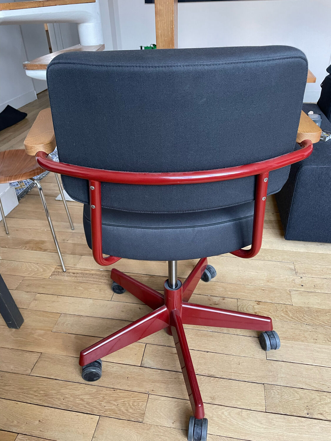 Fauteuil de direction pivotant de Jean Prouvé pour Vitra