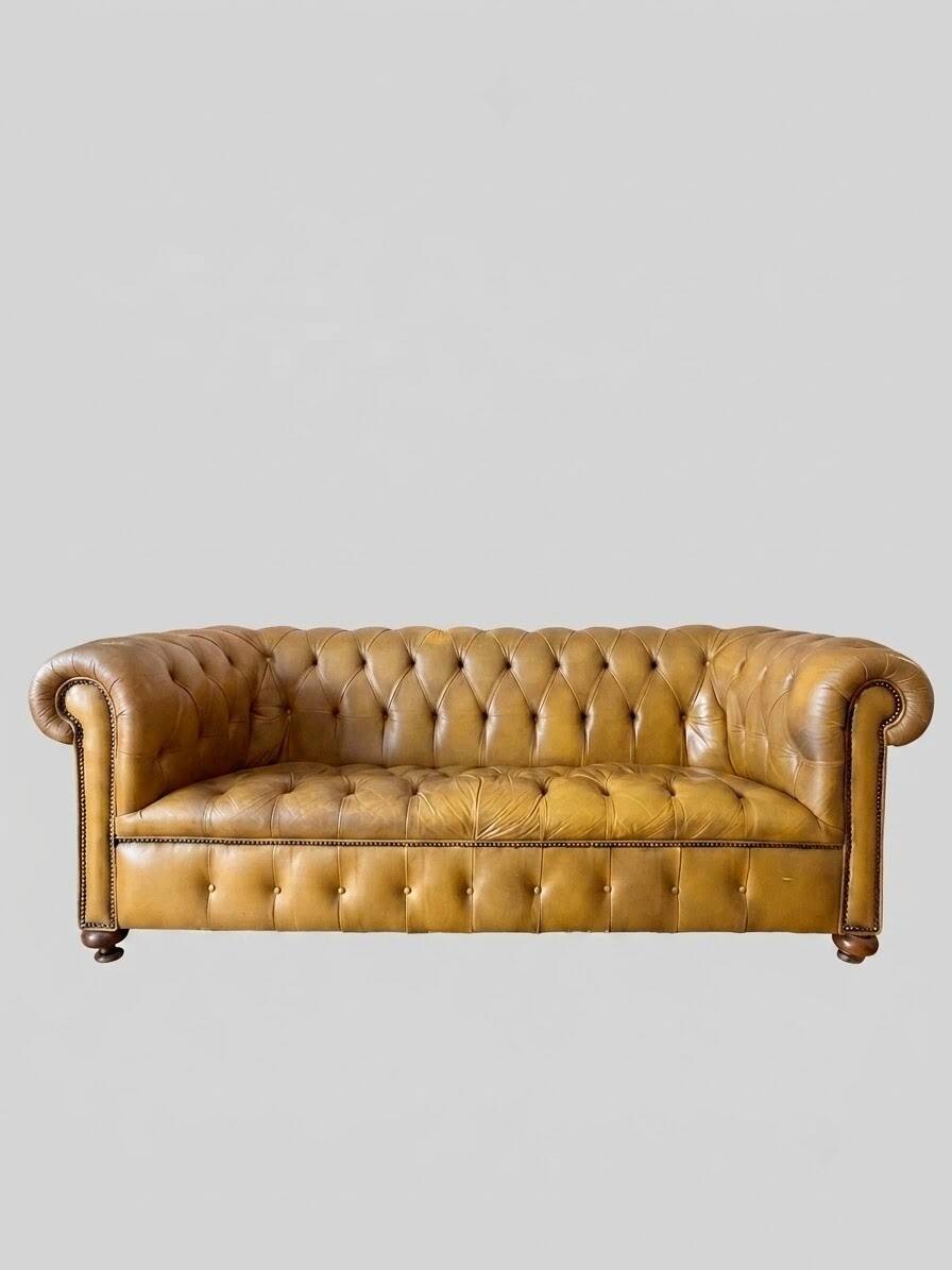 Chesterfield vintage leather - a statement piece