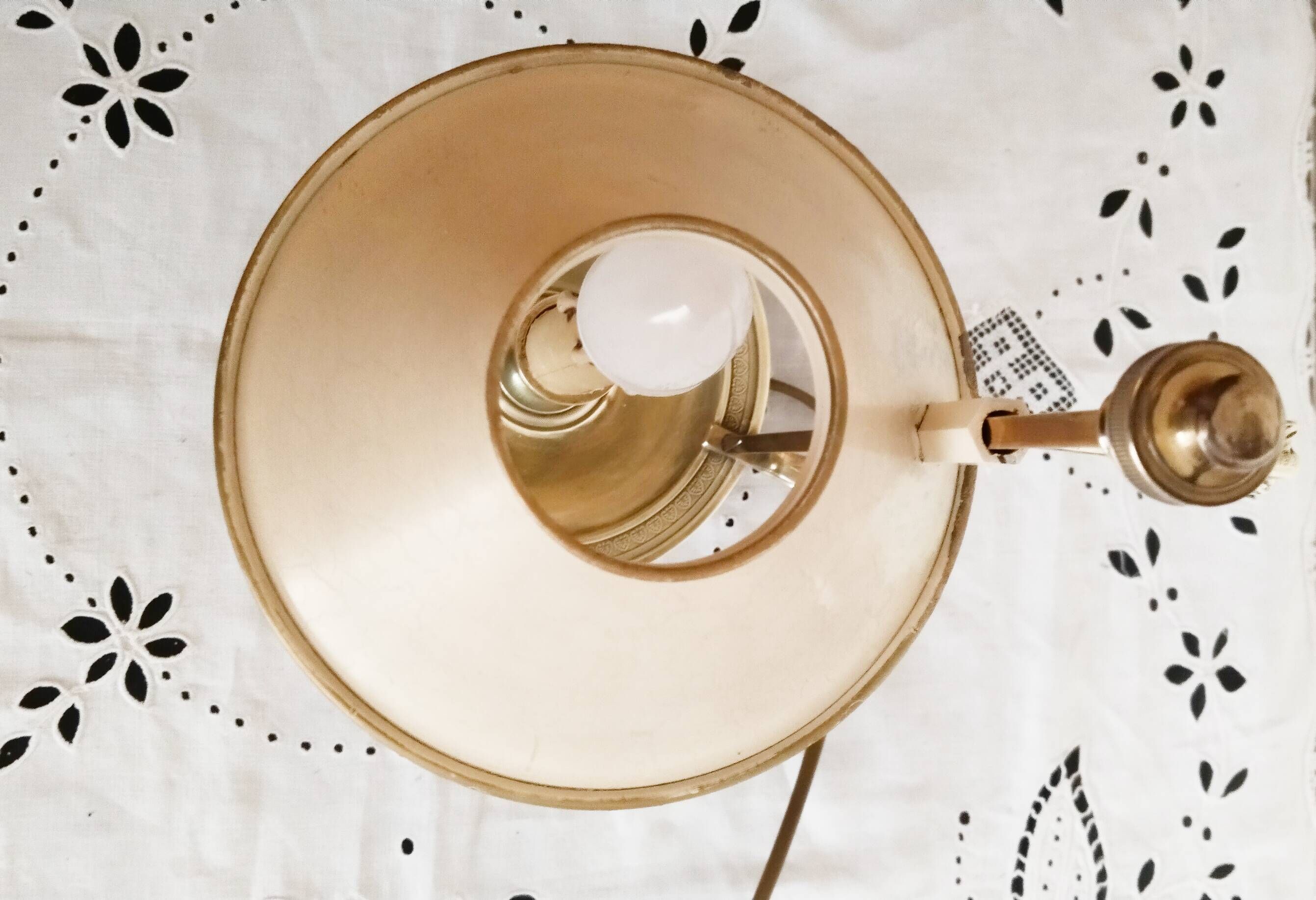 Gilded bronze hot water bottle lamp, Empire style, beige metal lampshade