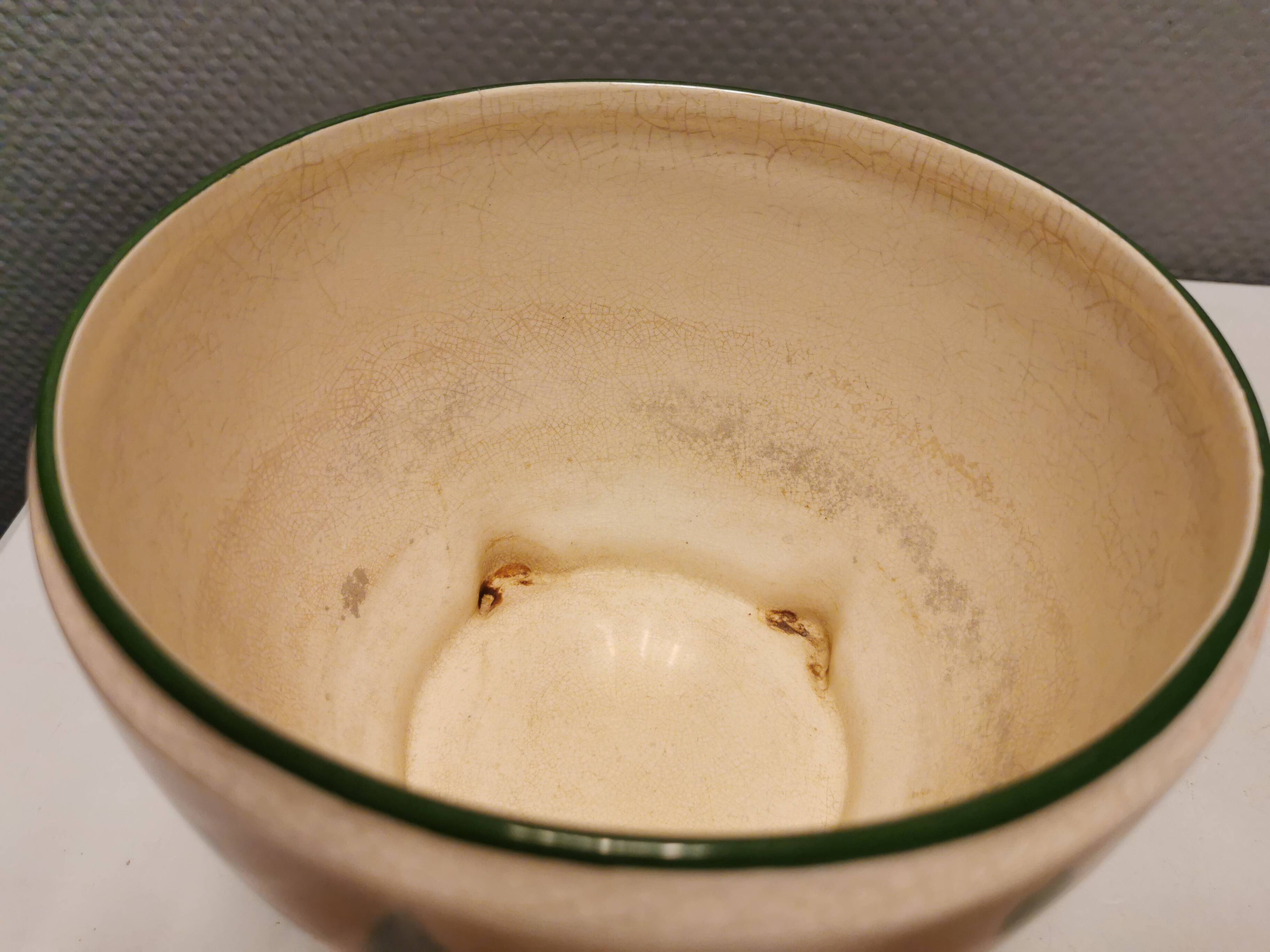 Fantastic flower pot from German Villeroy & Boch 1874-1909.