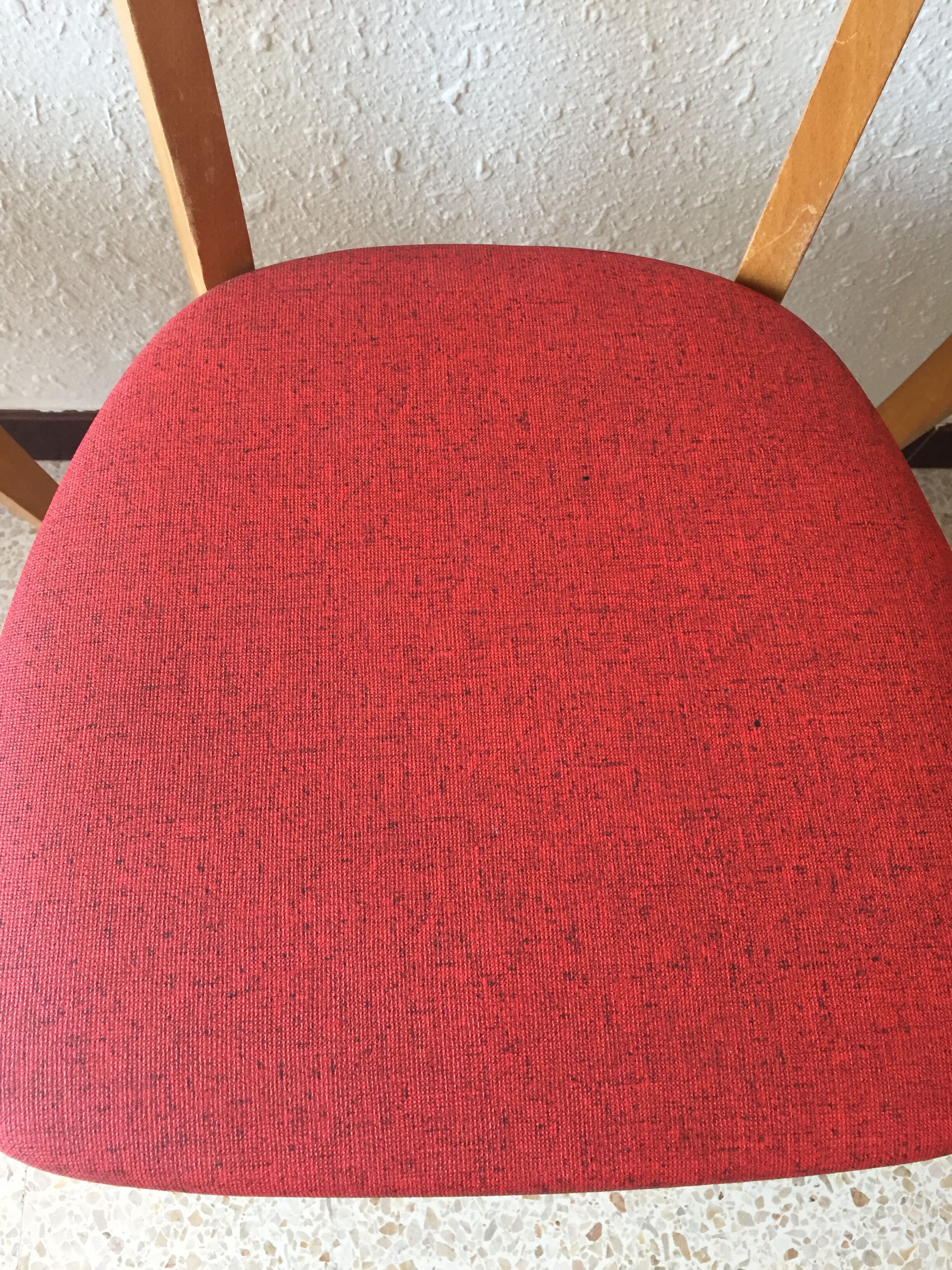 Set of 5 vintage wood and leatherette chairs