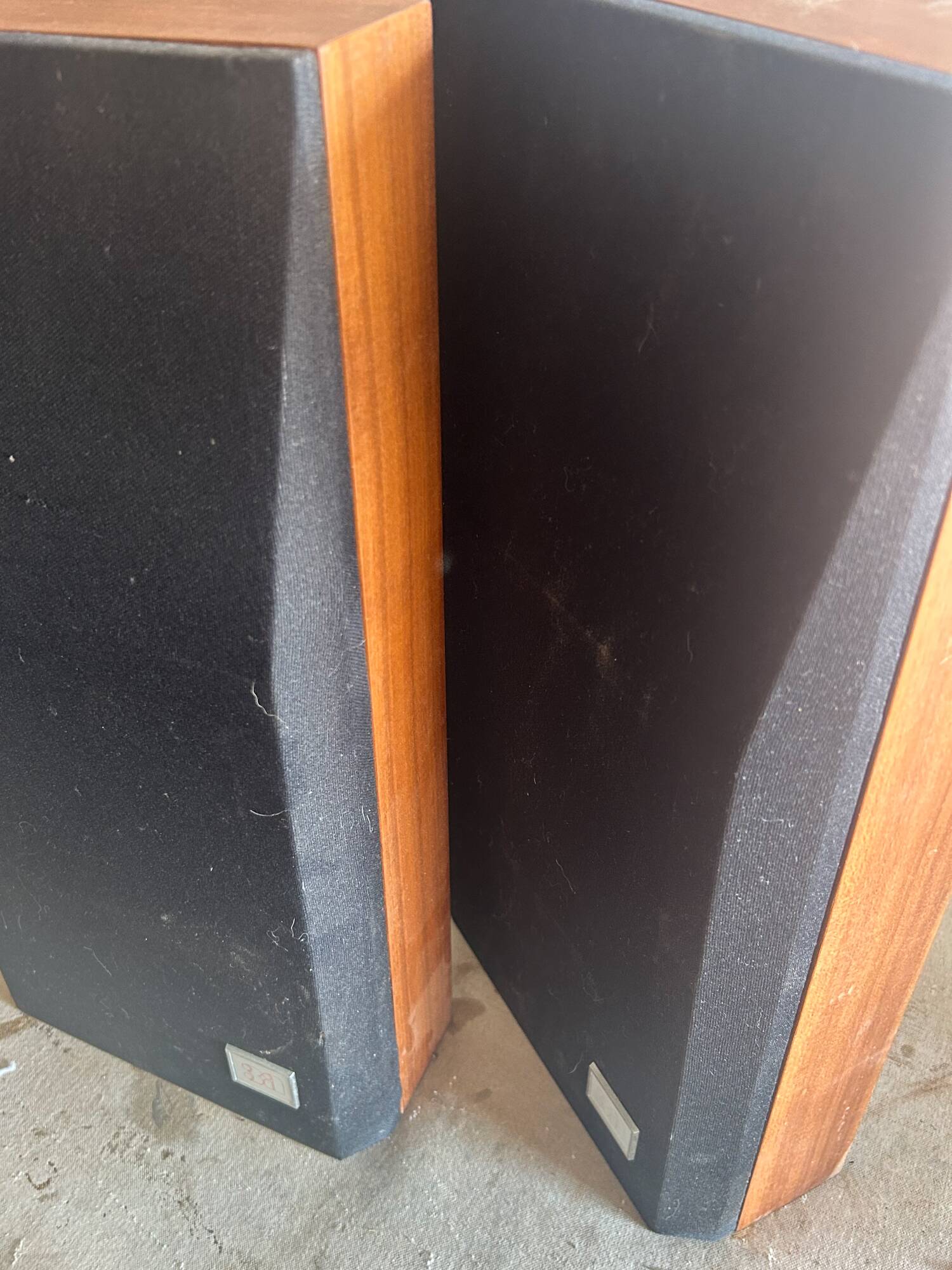 Triphonic coffee table • TR800 3A and its 2 speakers