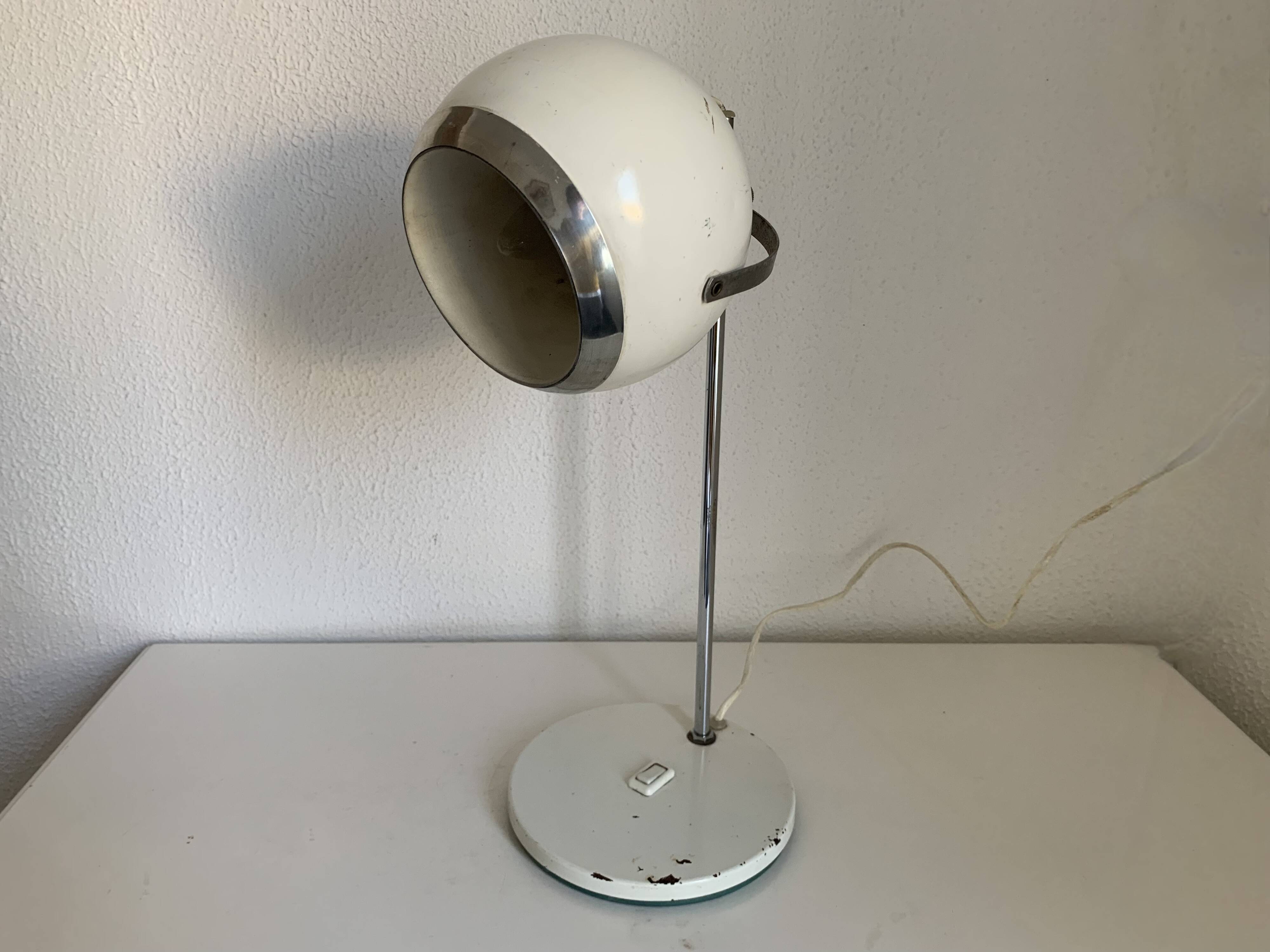 Large vintage 1960 white eyeball mid-century desk lamp - 44 cm