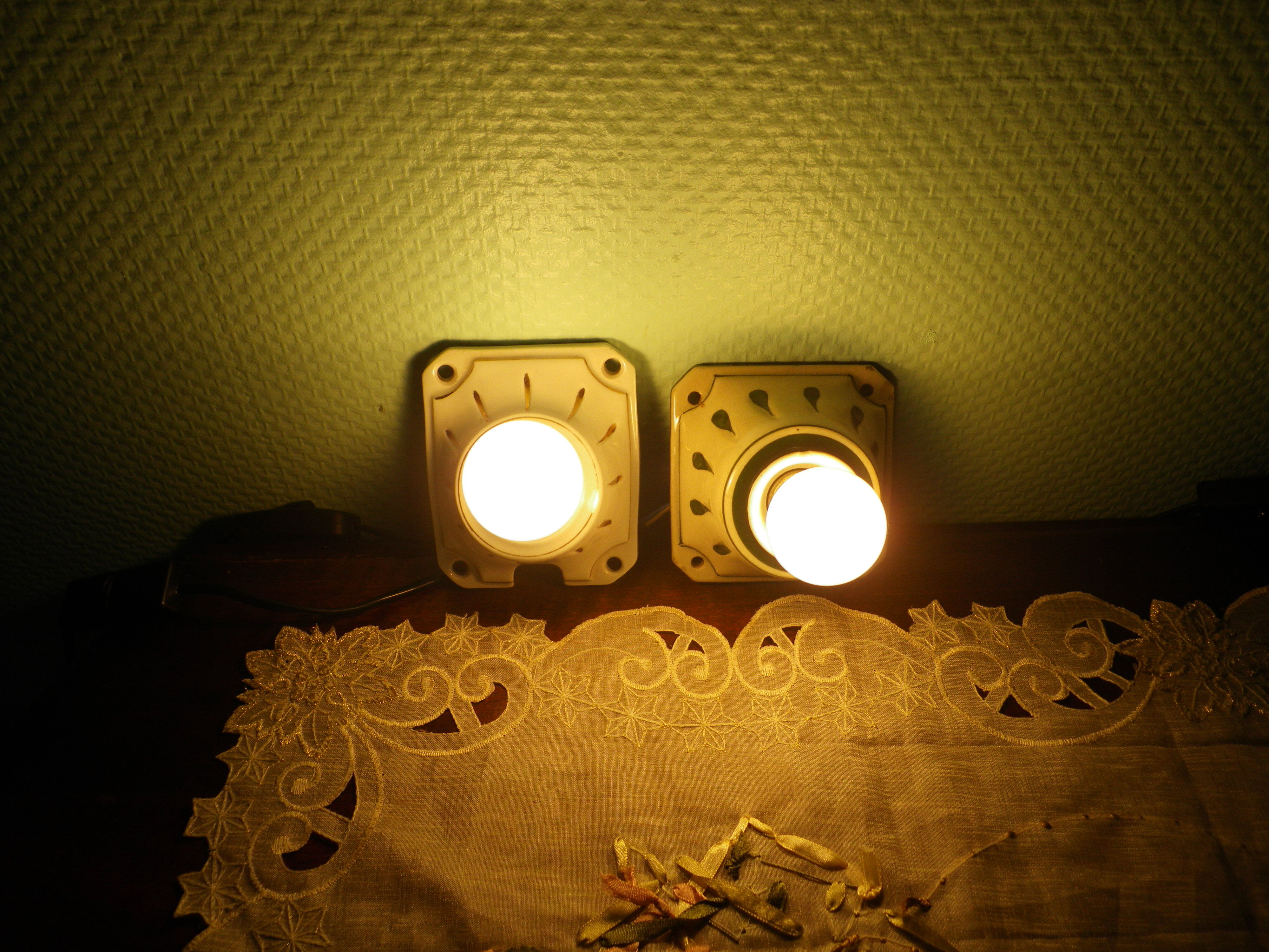 Wall lamps called "hooks" art deco, glazed porcelain, 1920s/1940s