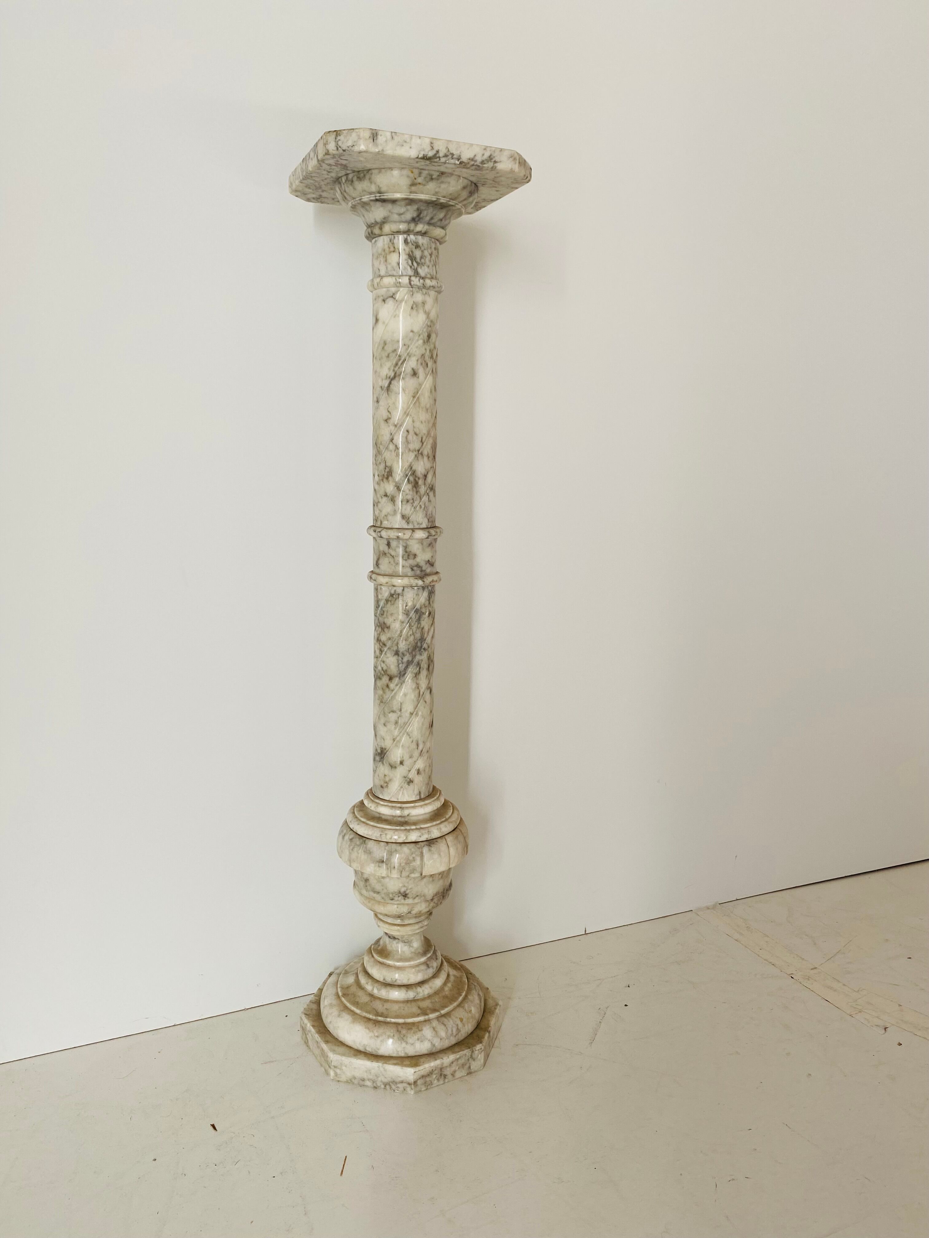 1940s Carrara marble pedestal