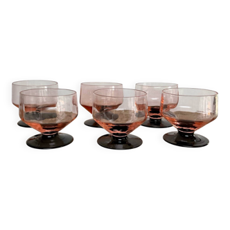 6 pink bowls with black stems