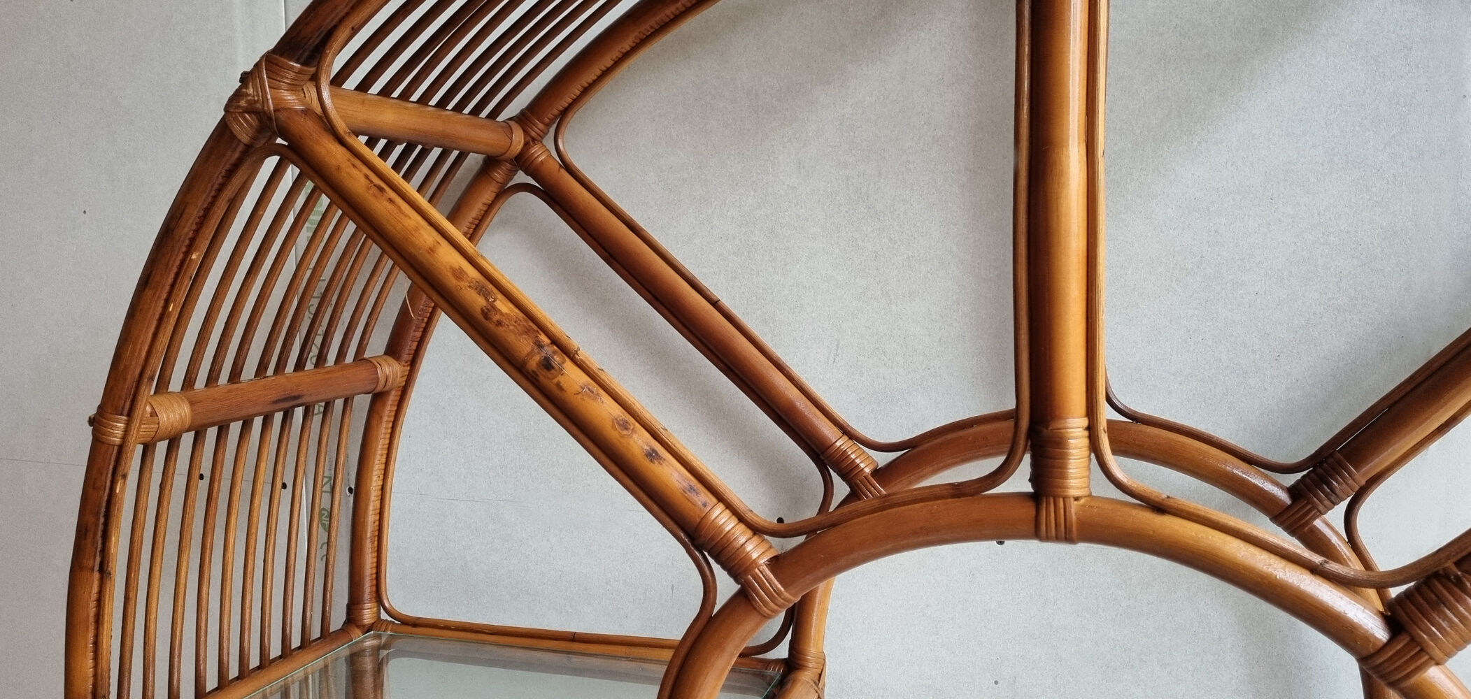 Bamboo rattan and glass shelf pier import 80s